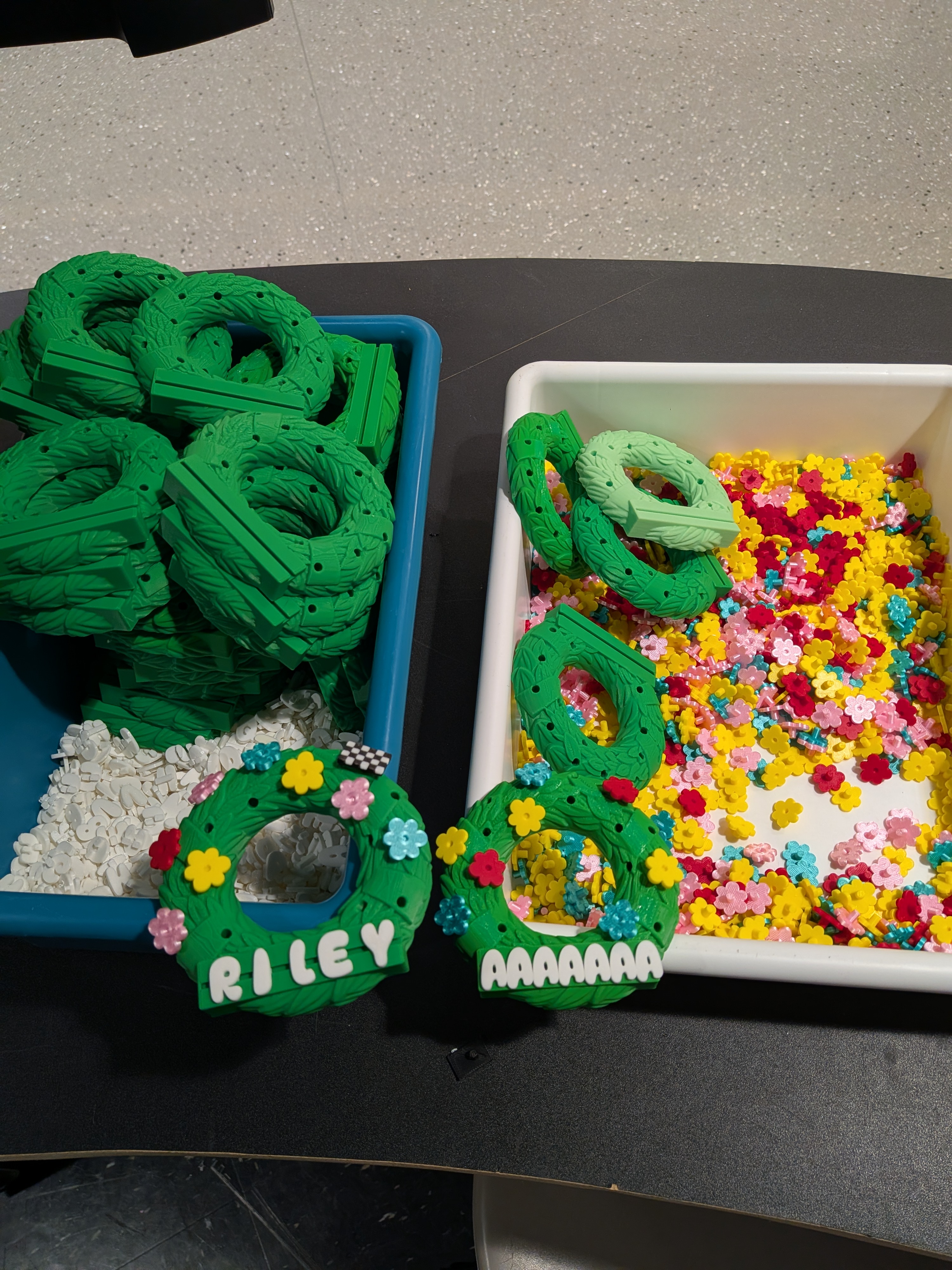 customizable name wreath