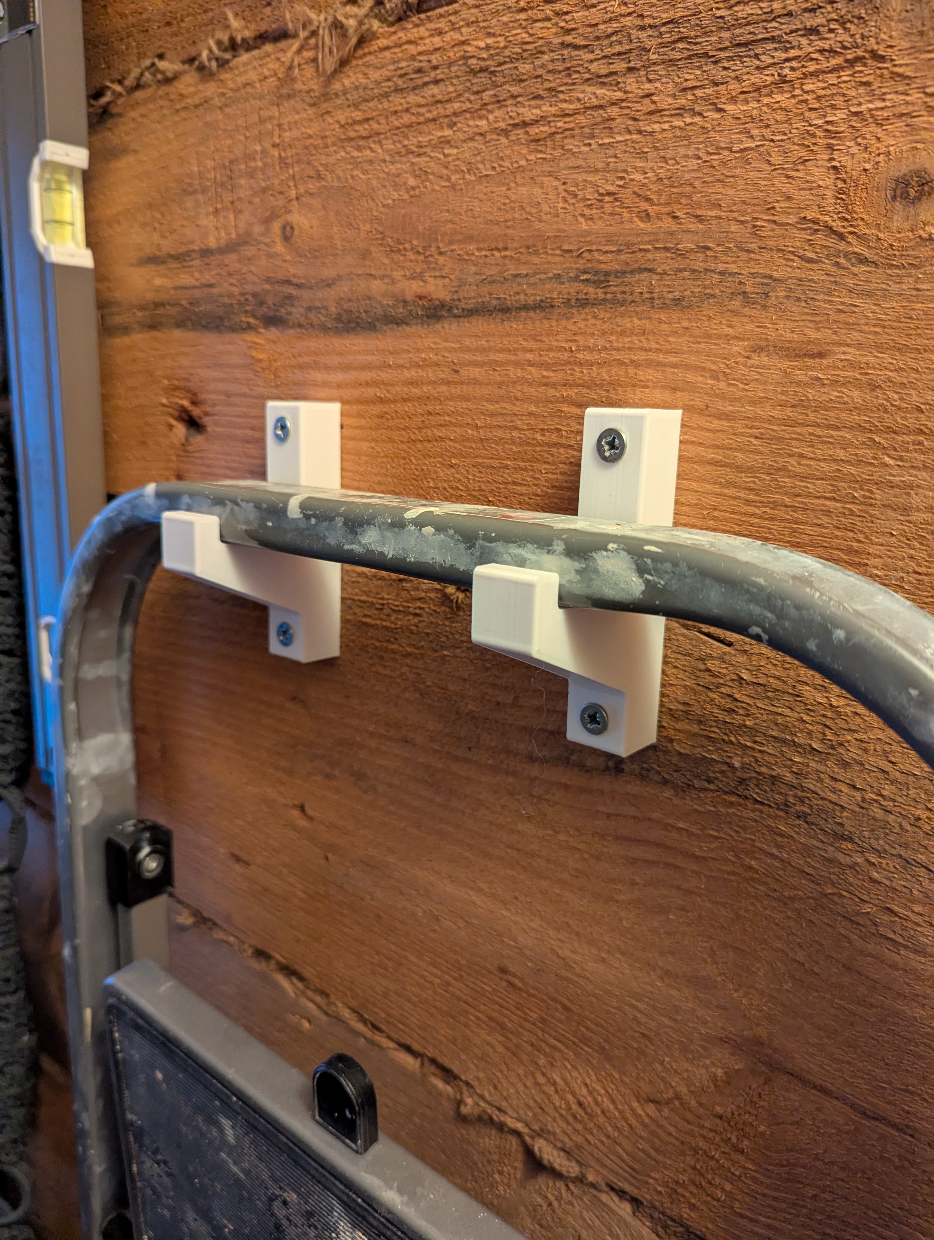 Step ladder bracket