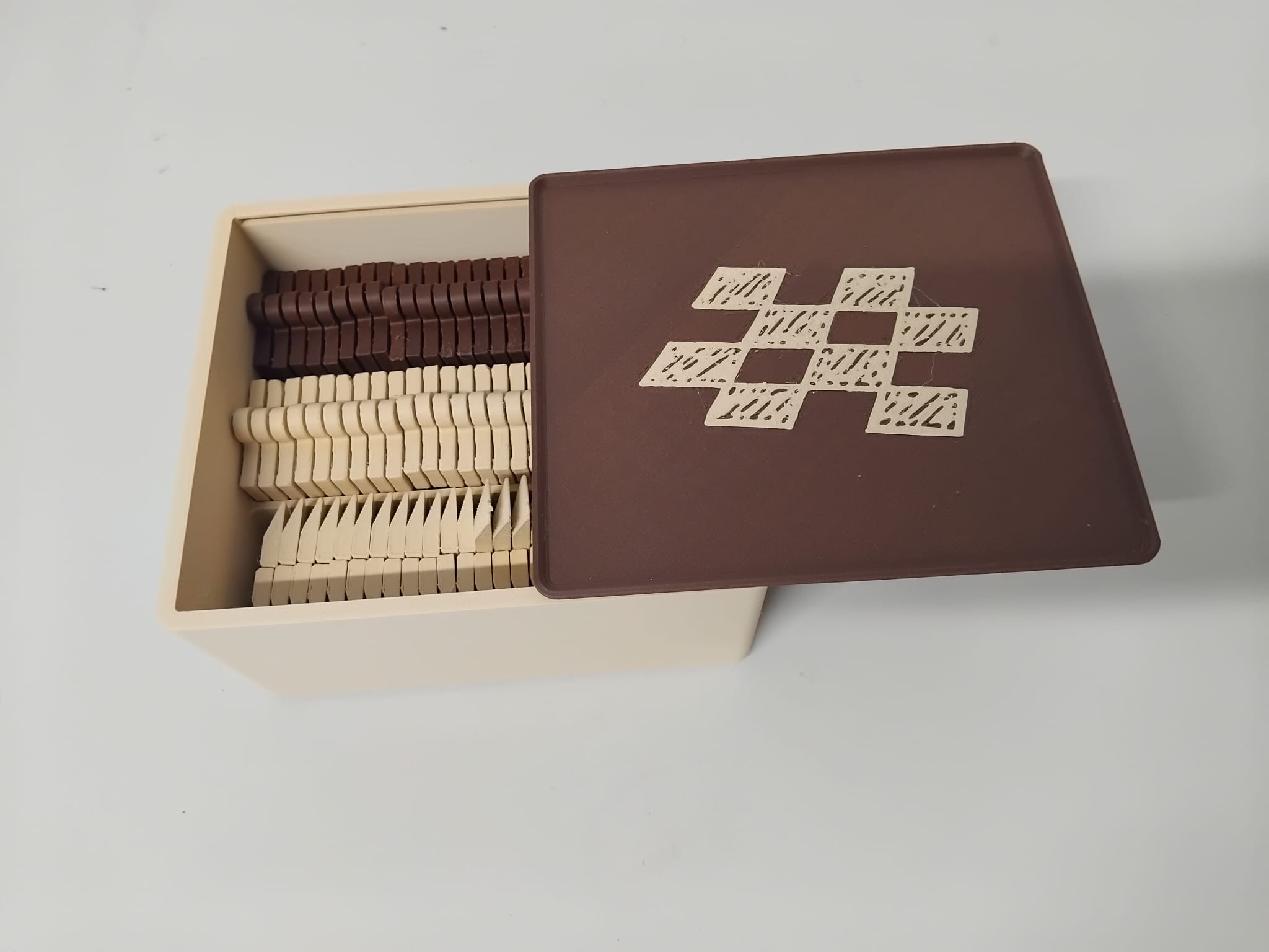 Puzzle chessboard-box  Scatola per scacchiera puzzle