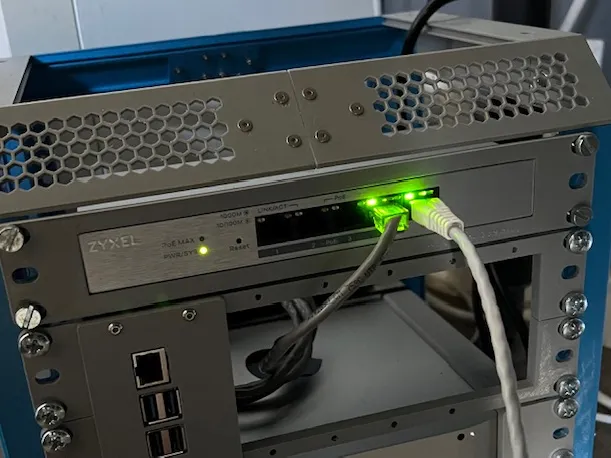 Zyxel GS1200-5HPv2 10 inch 1U rack mount