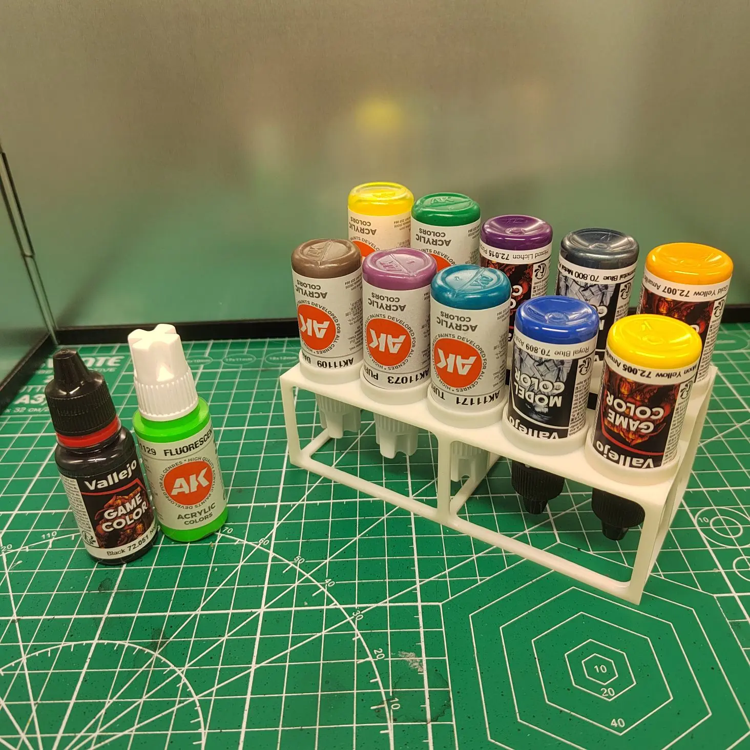 Compact Paint Rack for 10 bottles (24-25mm diameter) — Vallejo / AK / Army Painter