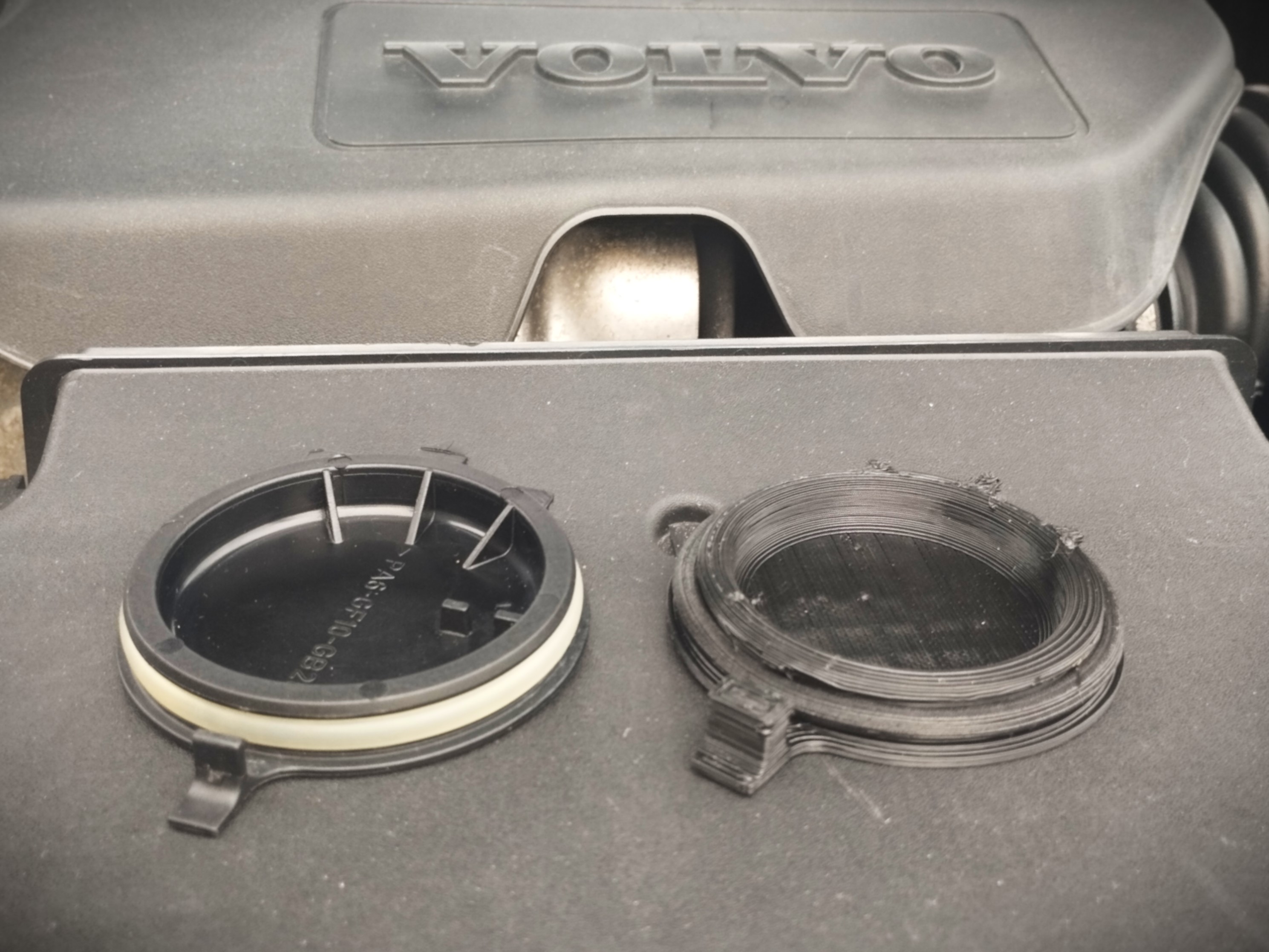 Headlight dust cover for Volvo v40 v70