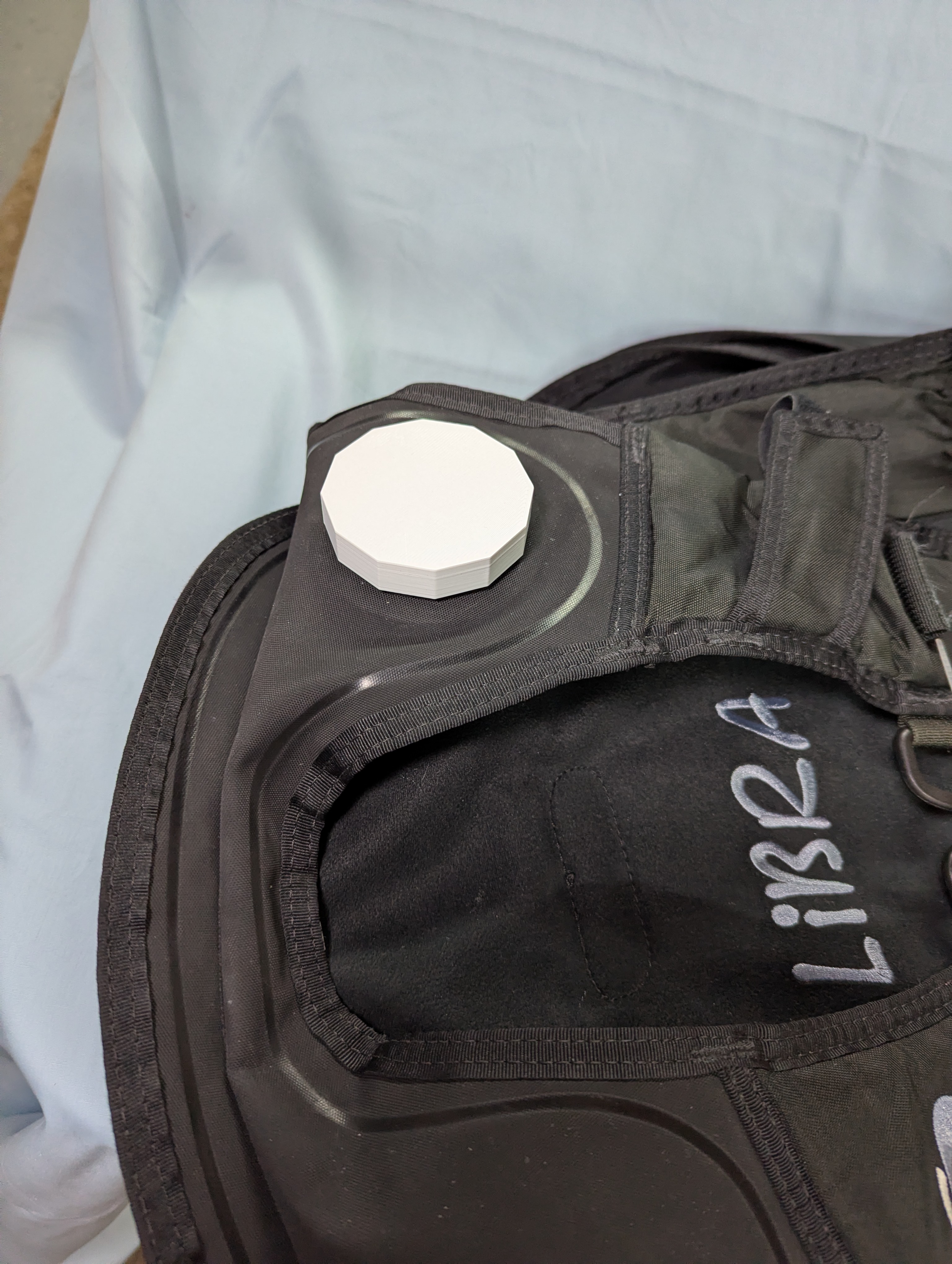 BCD Inflator and Dump Valve Port Cap and Plug — miniatura 2