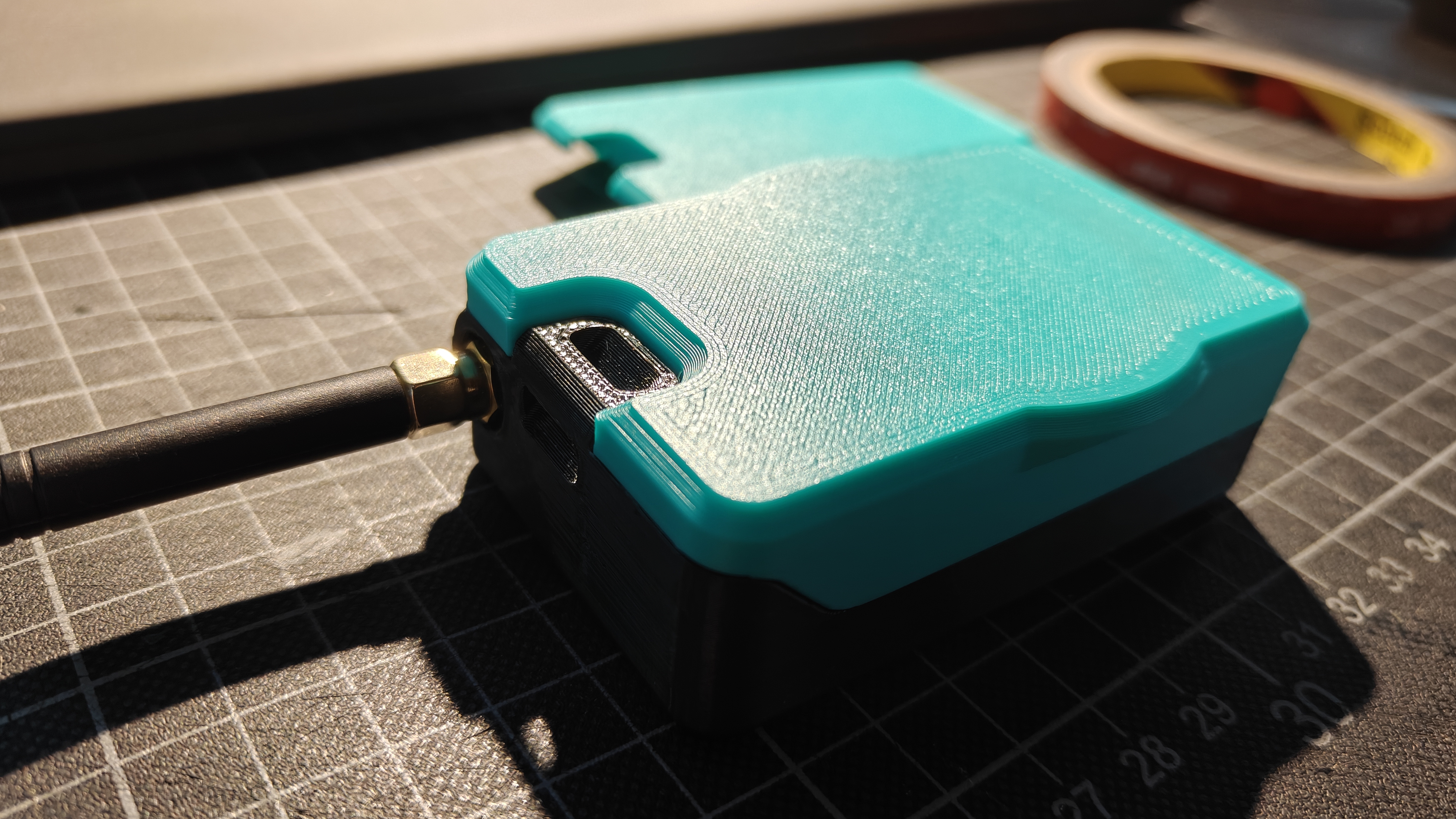 Seeed Wio Tracker L1 E-ink case 4000mAh + Magnetic Safe