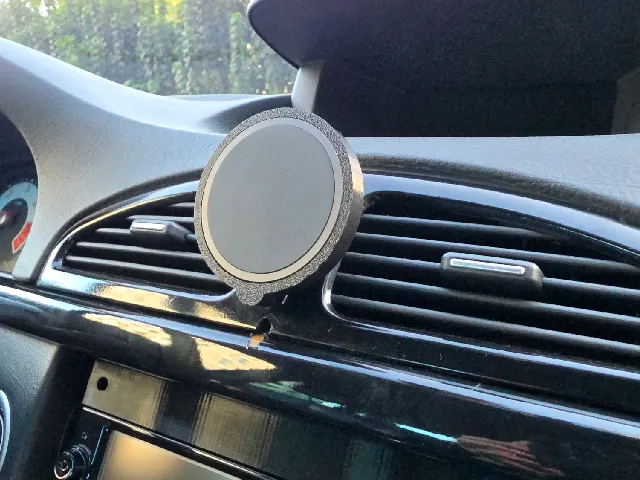 MagFit / MagSafe mount for Renault Laguna II v3