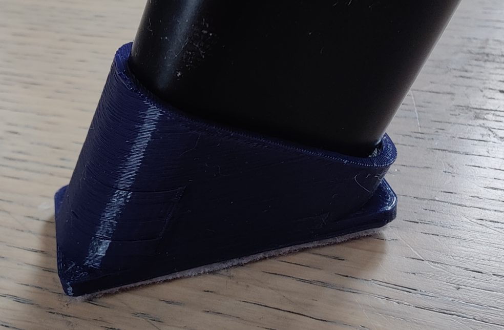 Clog for chair leg with space for a felt pen