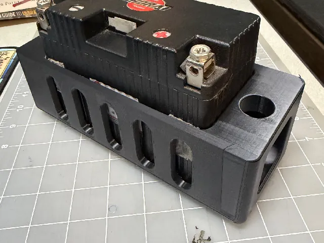 Ducati Monster M900 (1994) – Lithium Battery Box Adapter