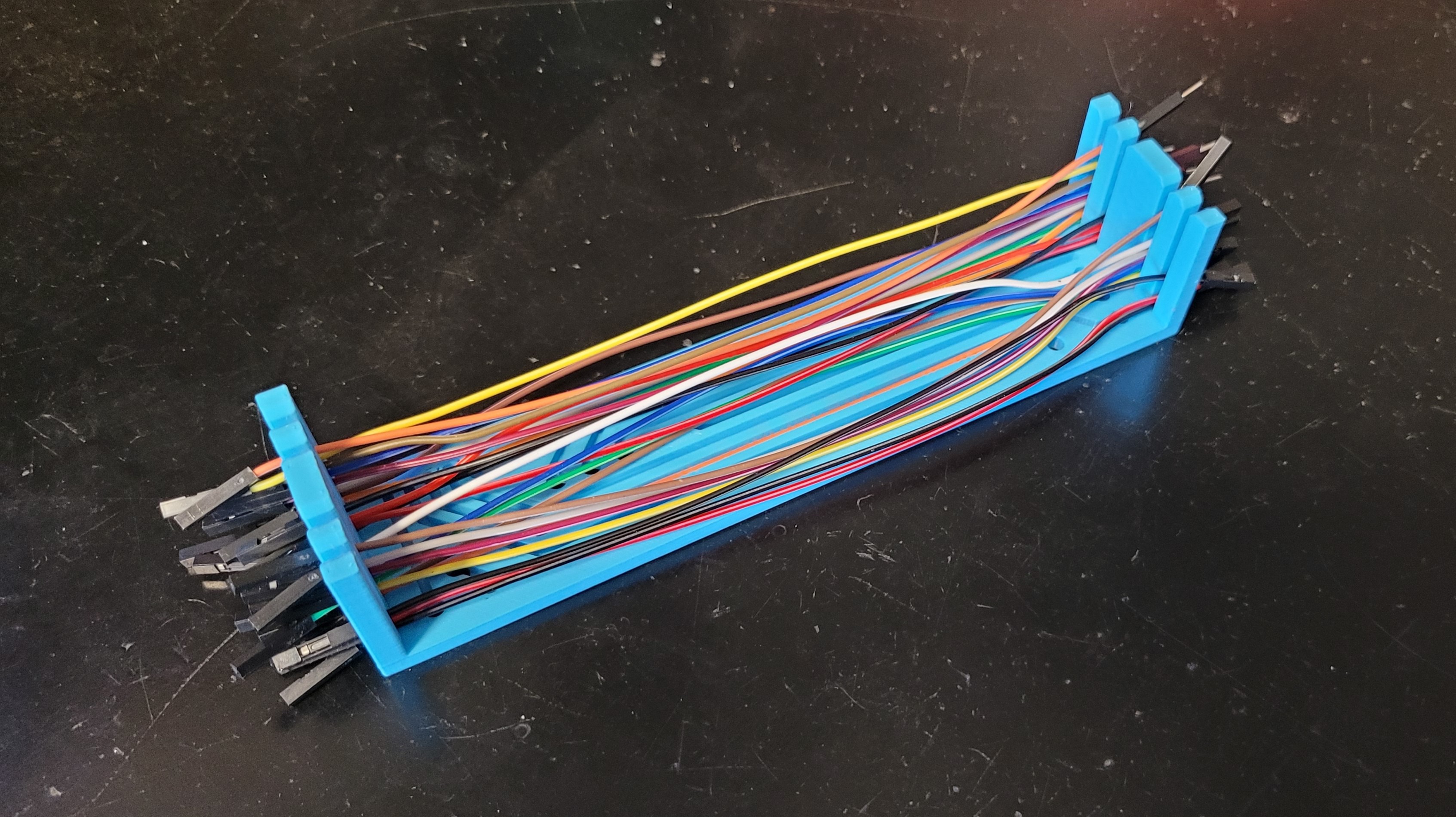 Wires holder