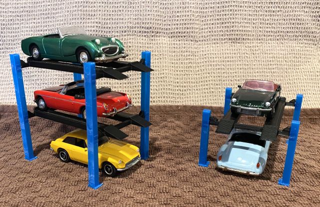 Hot Wheels 1/64 Scale Model Lift Display - Remix