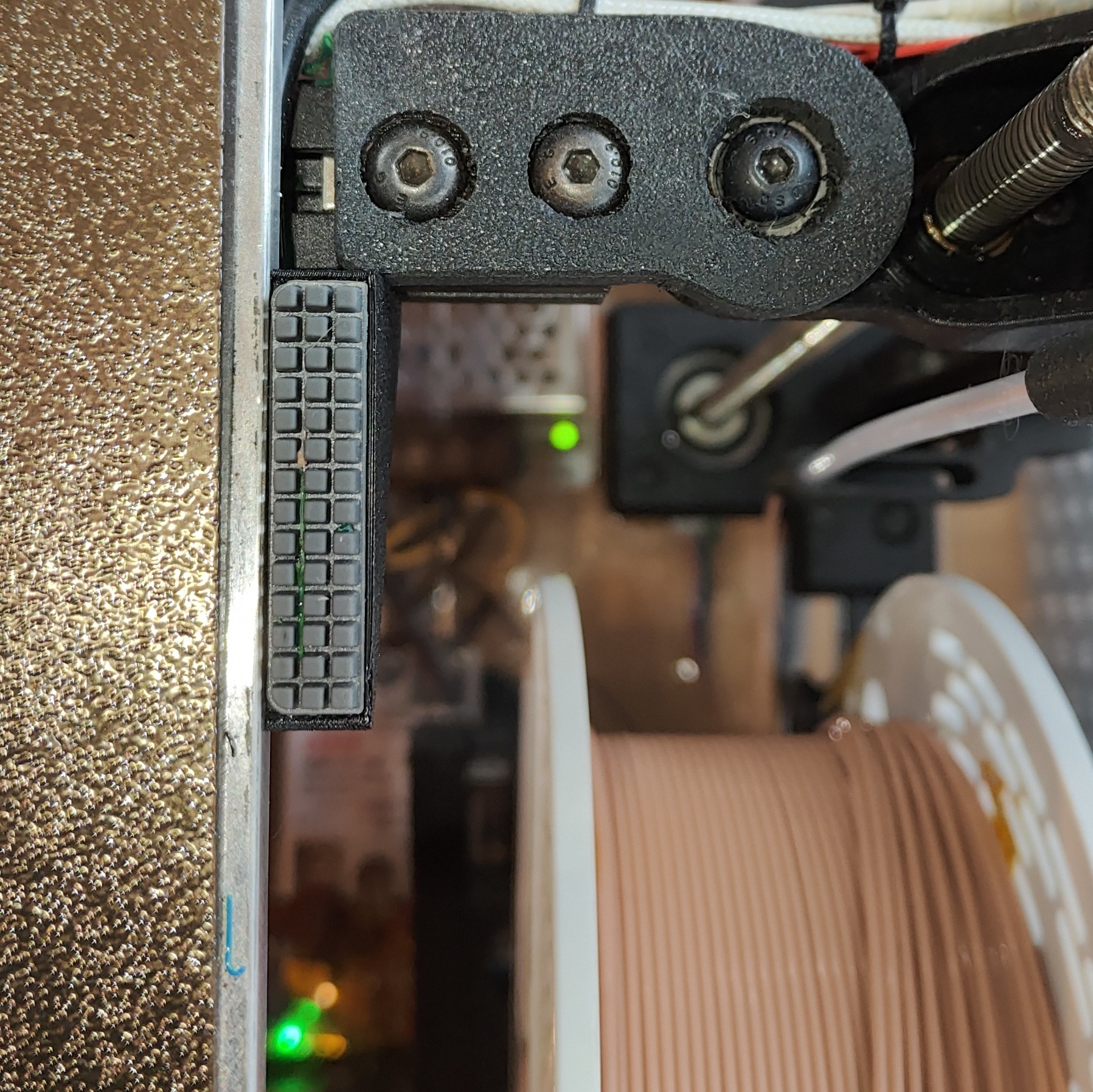 Trident R1 CNC Tap 8x37mm silicone nozzle brush mount