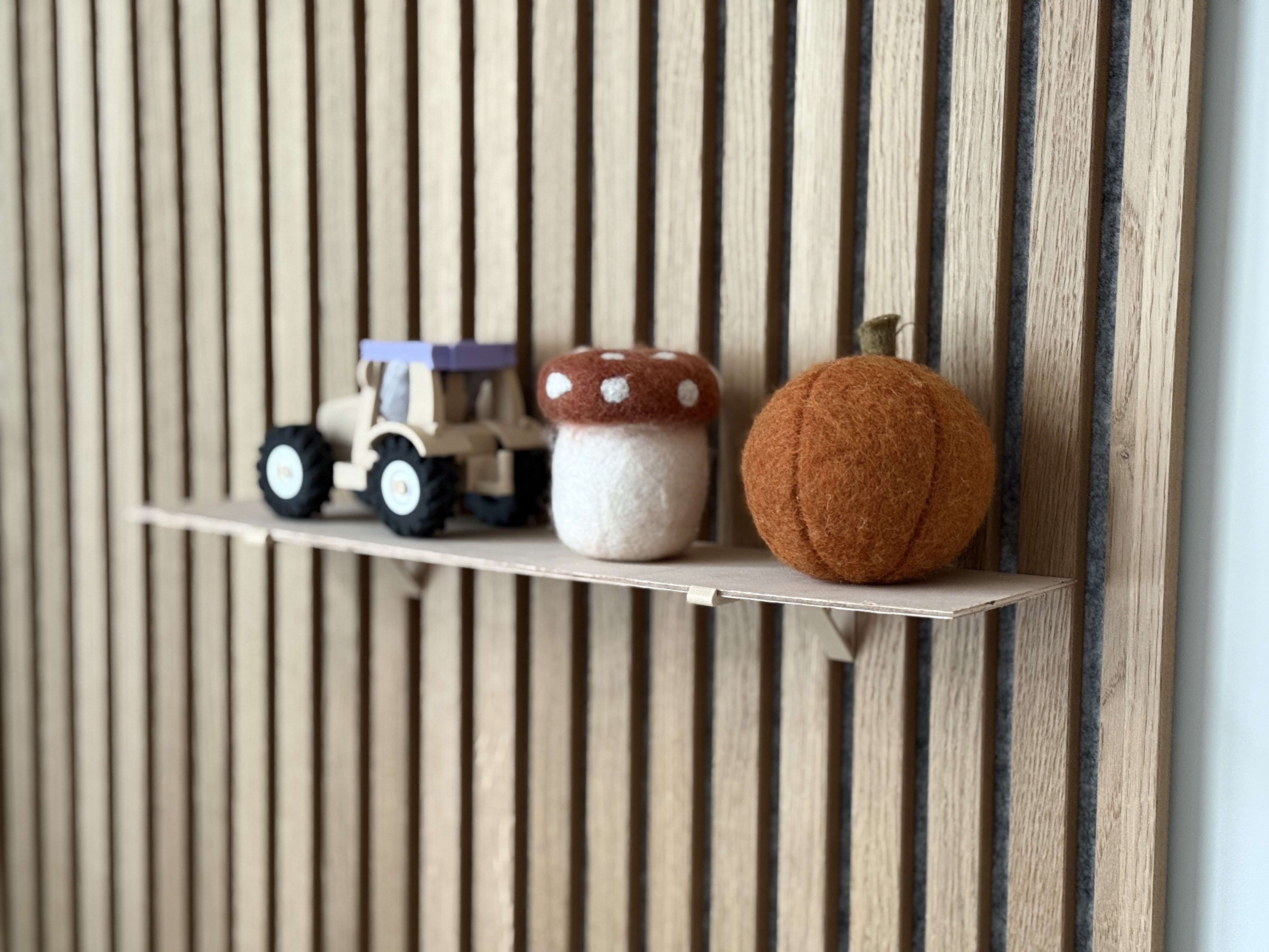 Acoustic panel shelf bracket (Parametric Model)