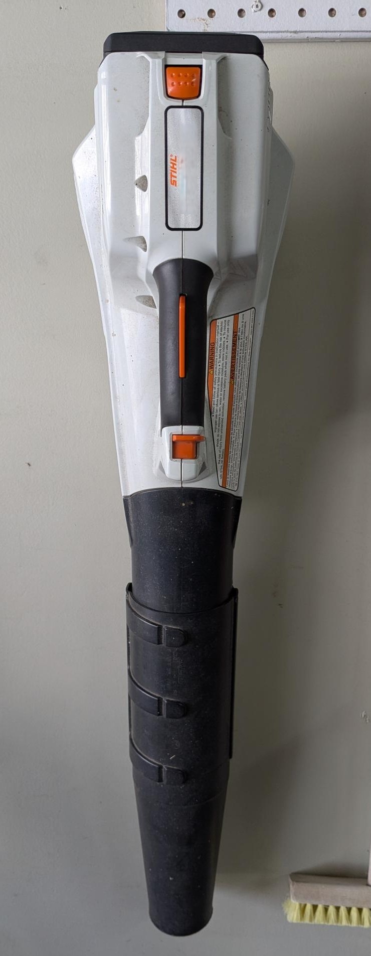 Durable Wall Mount for Stihl BGA 56 Blower – Convenient Storage Rack