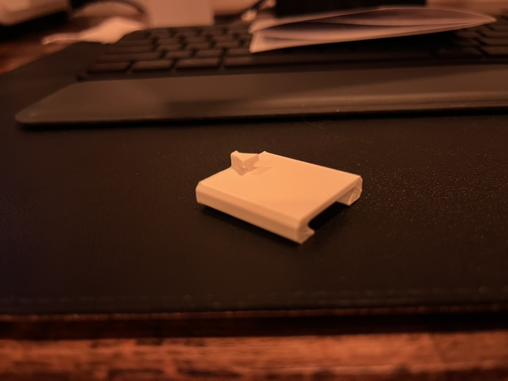 Multiconnect Powerstrip keyhole