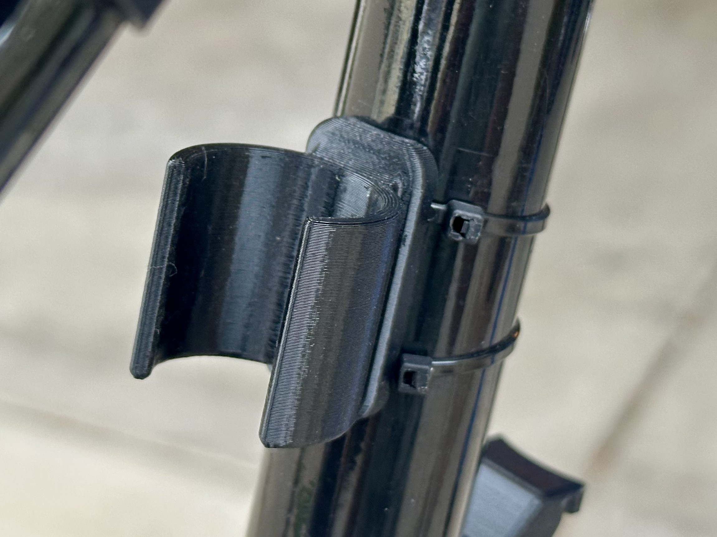 Centered mount for PlanetBike MicroMite 2.0 Mini-Pump