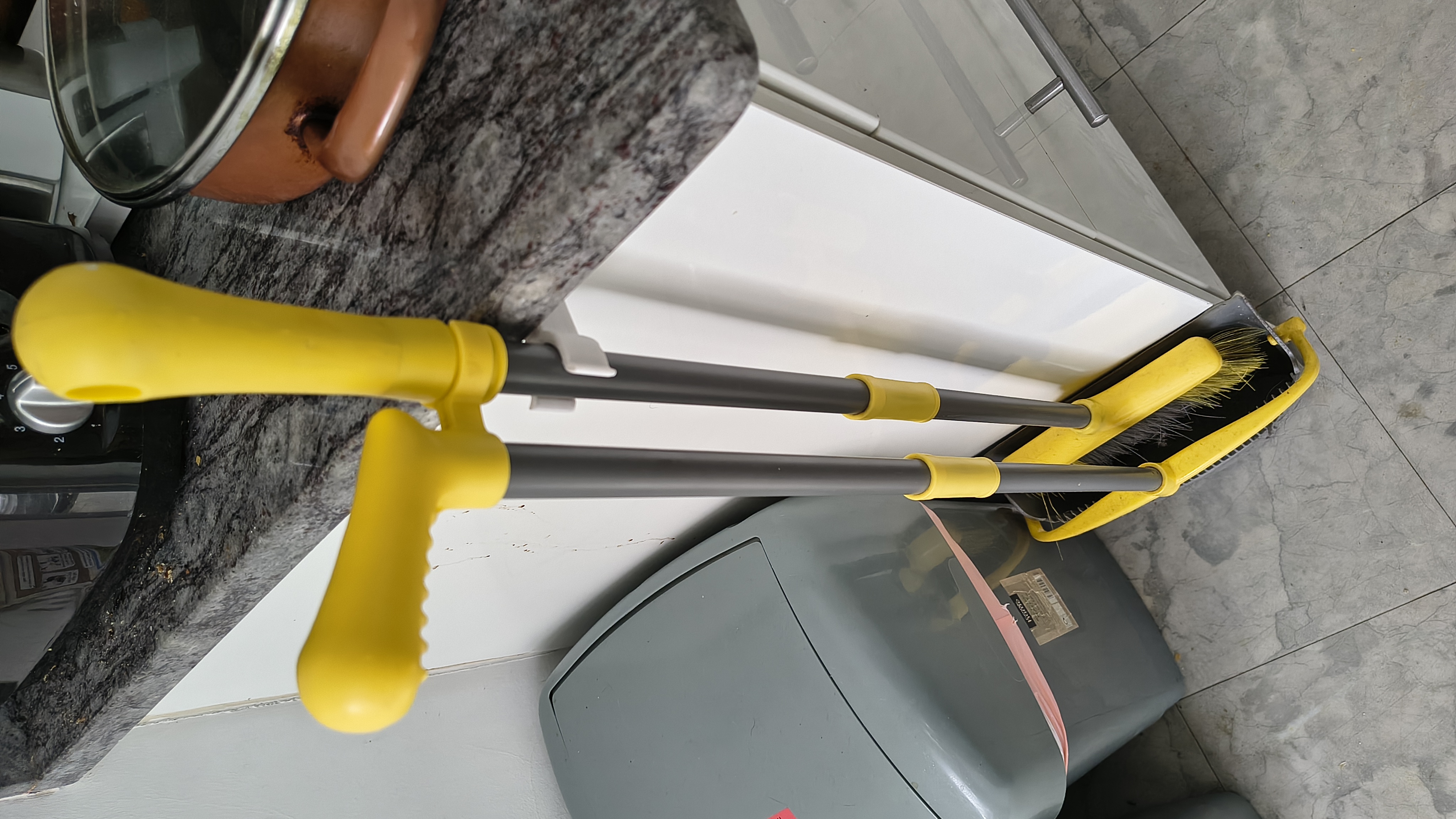 dustpan wall bracket