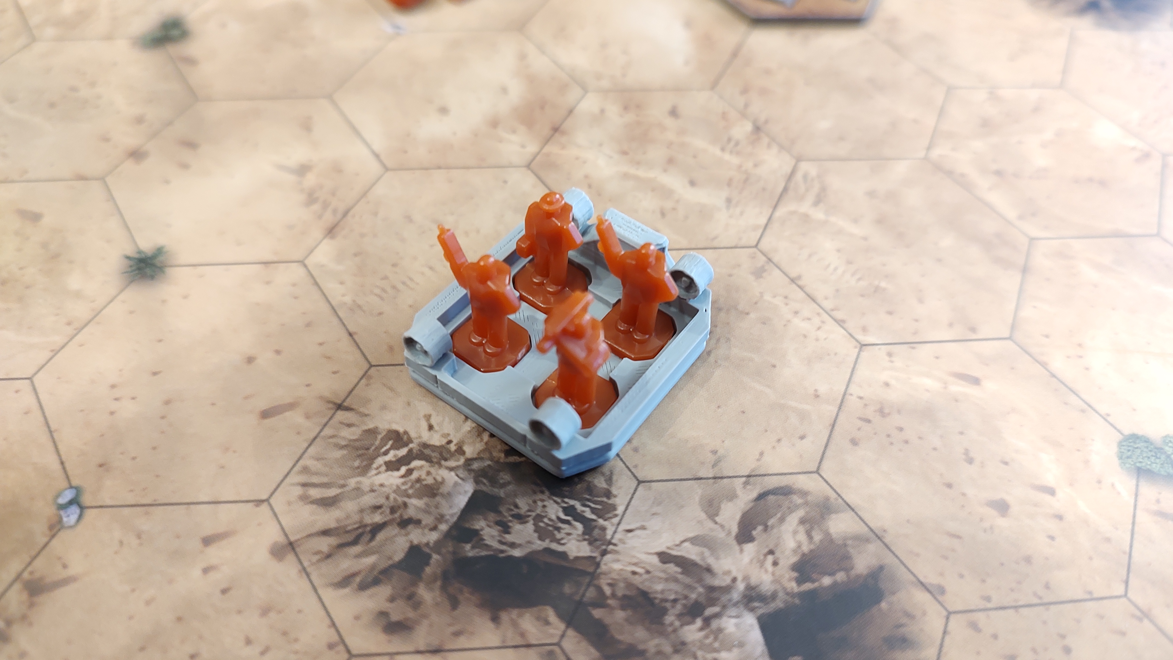 Dominate & Delegate Hovercraft — miniatura 5