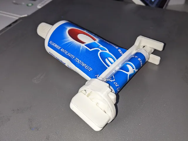 toothpaste squeezer 9b