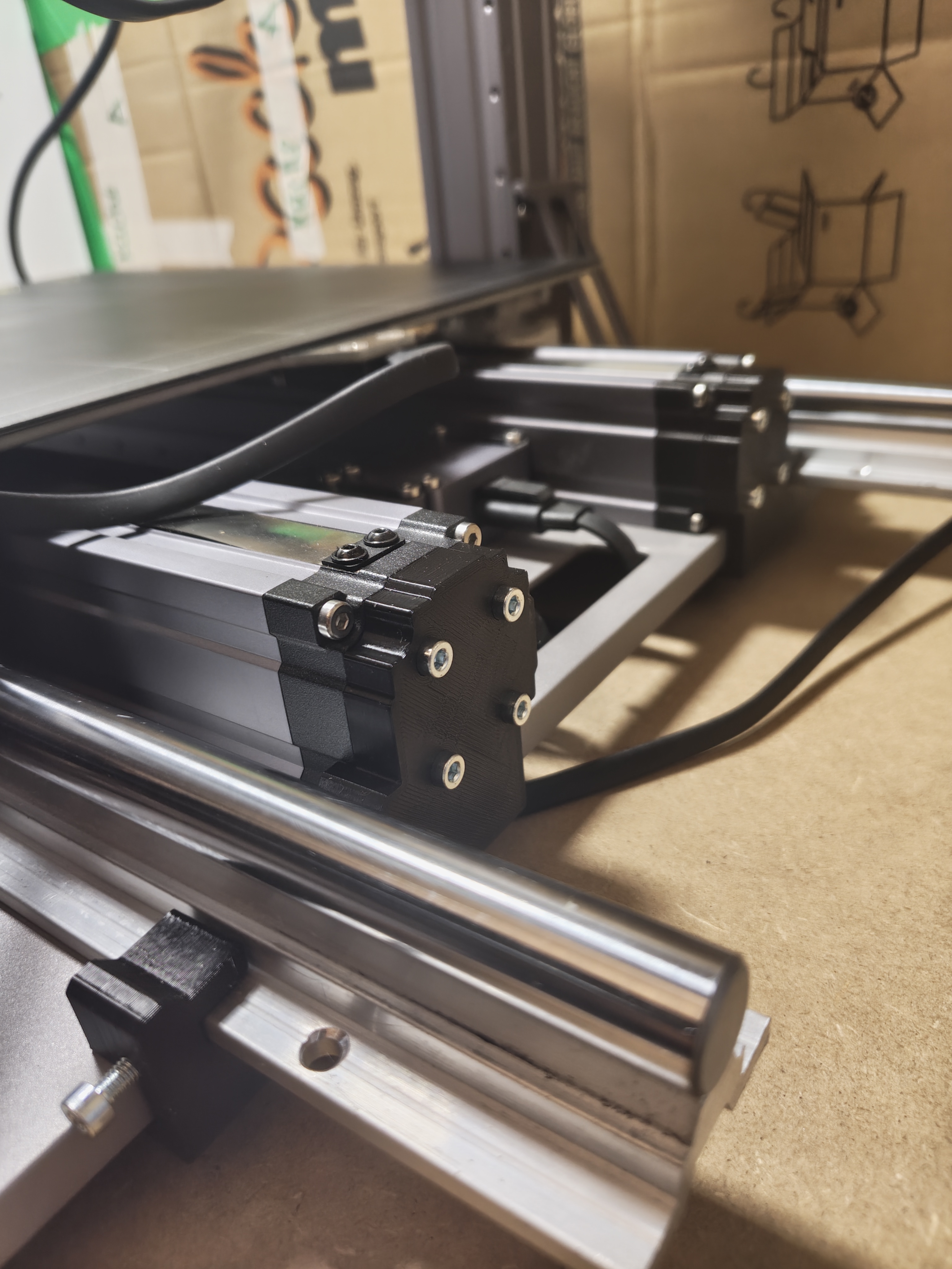 Snapmaker 2.0 removable holder for linear rails SBR16 for y-axis stabilization