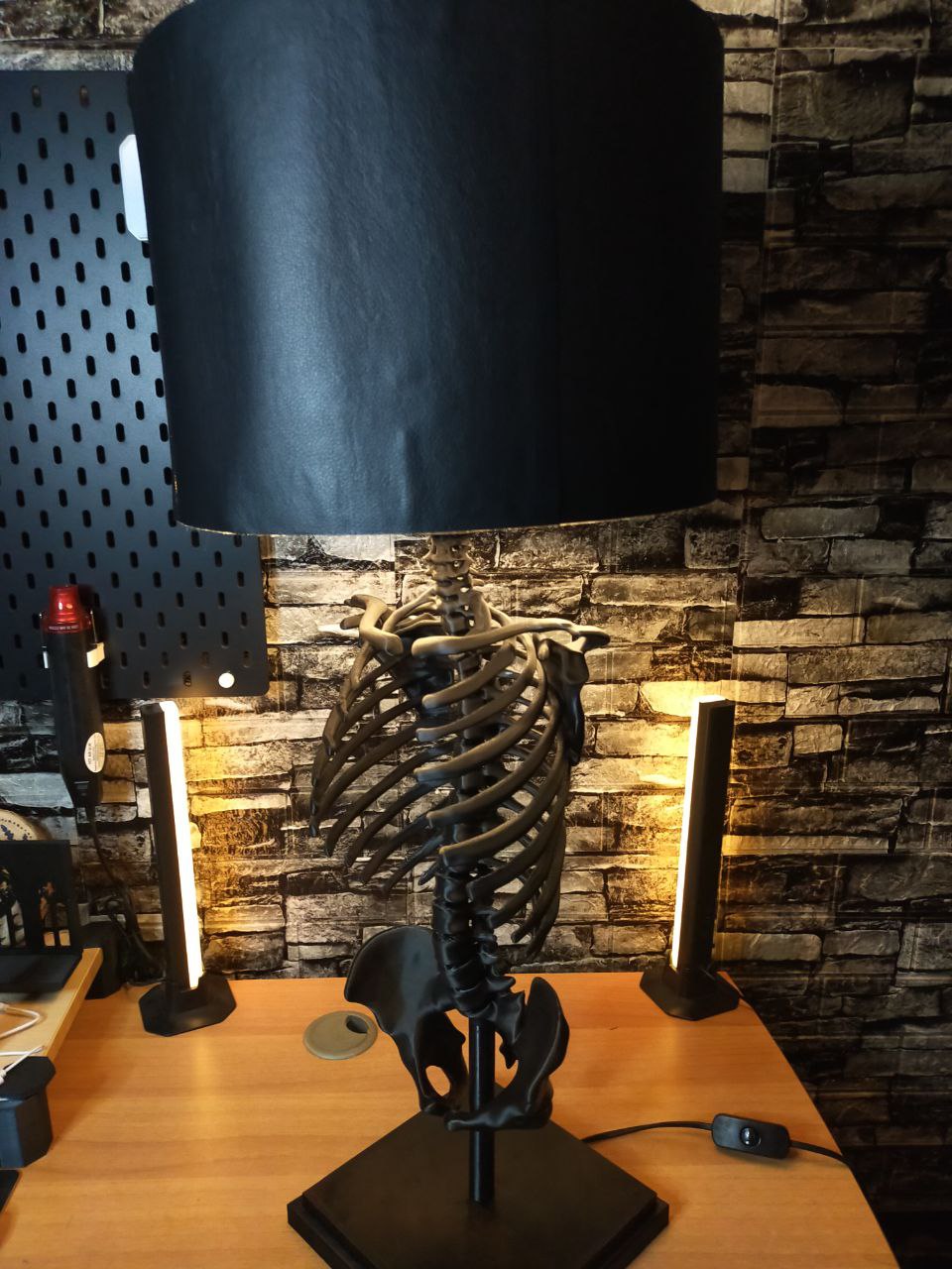 Miniatura 2 do modelo 3D HUMAN SKELETON LAMP
