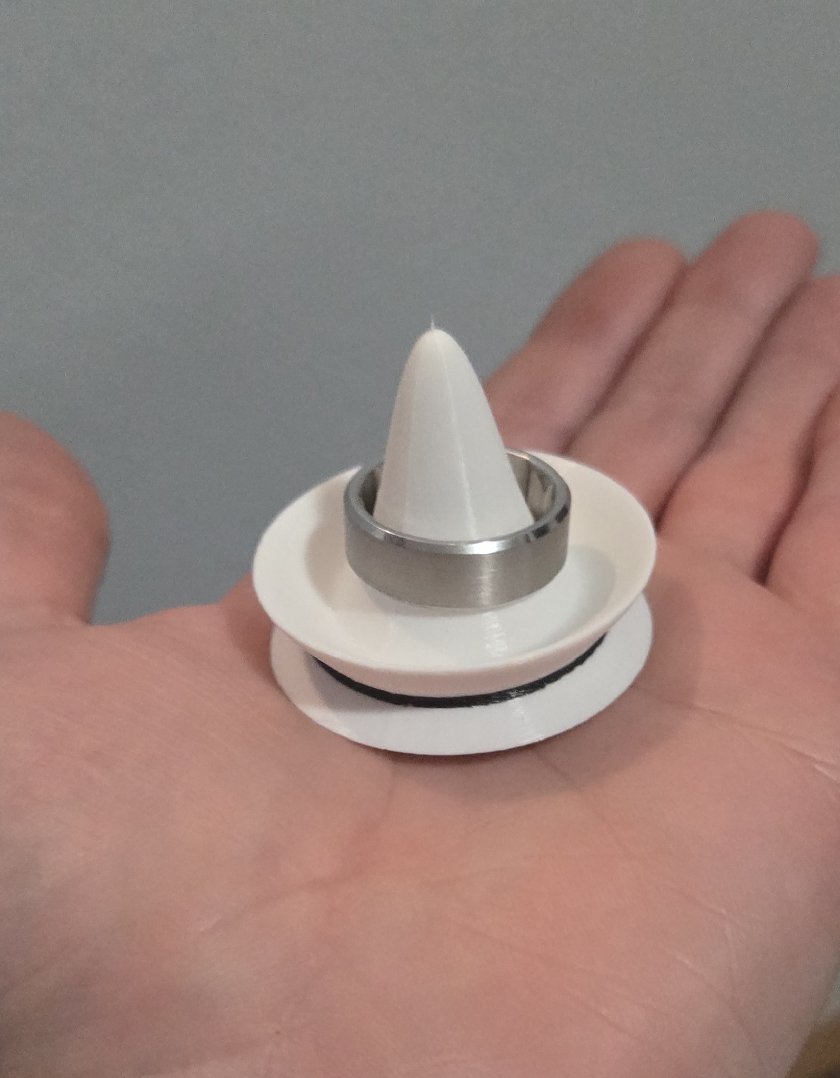 Miniatura 2 do modelo 3D Simple Ring Holder