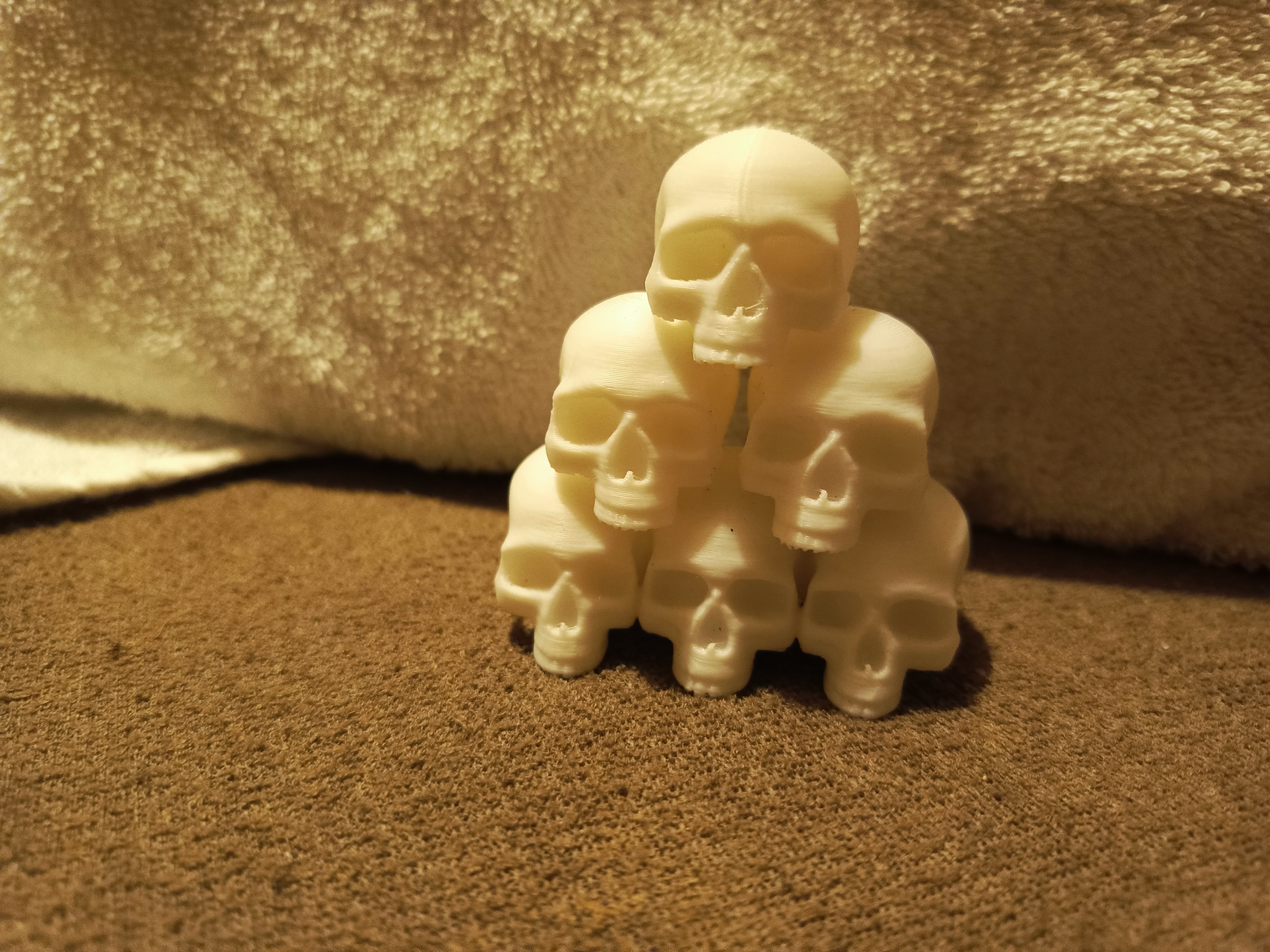 Hromada lebek/pile of skulls — miniatura 2