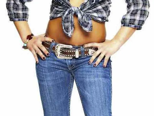Mickie James 01