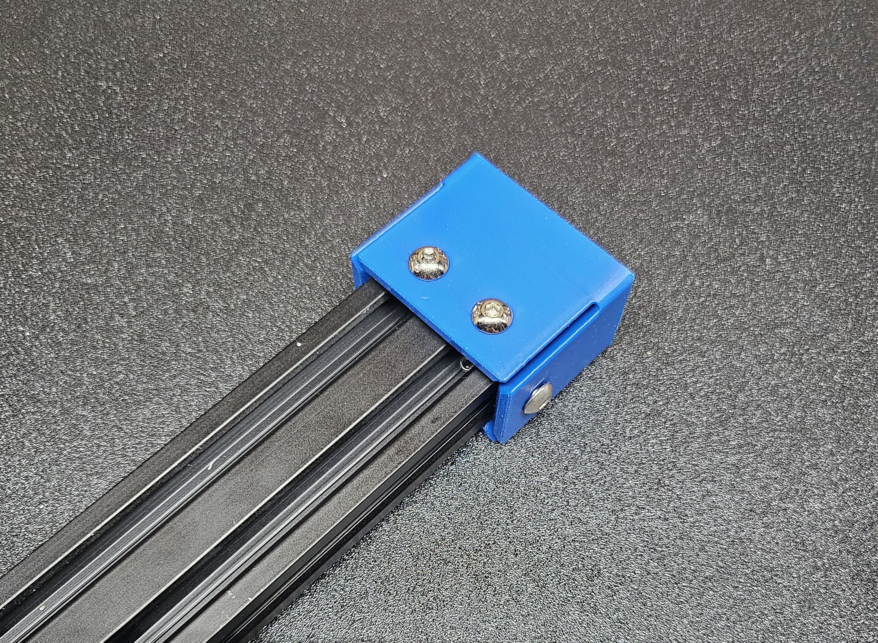 2040 M5 Blind Joint Jig using heat set insert as a guide