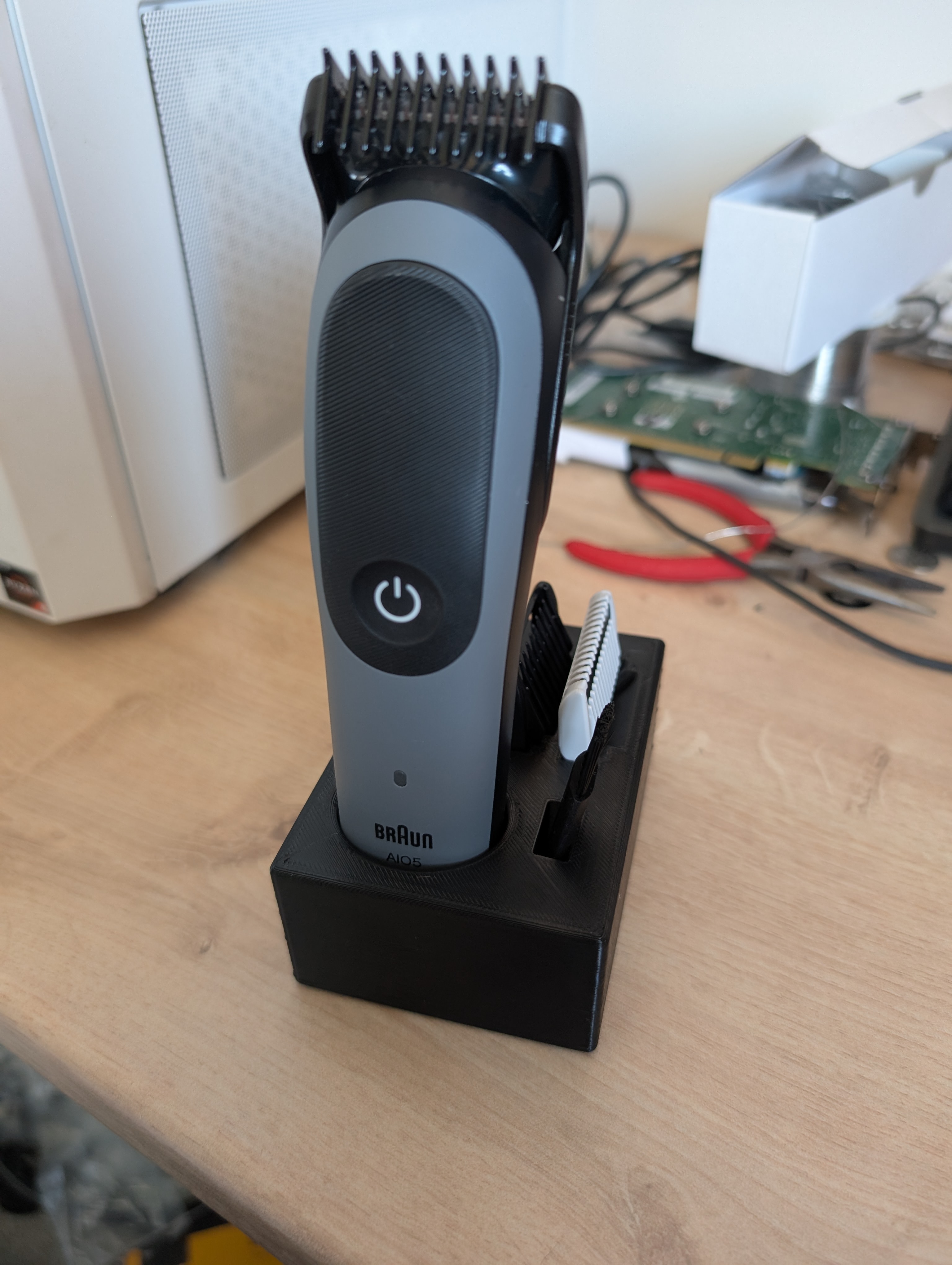 Braun all in one 5 Shaver stand