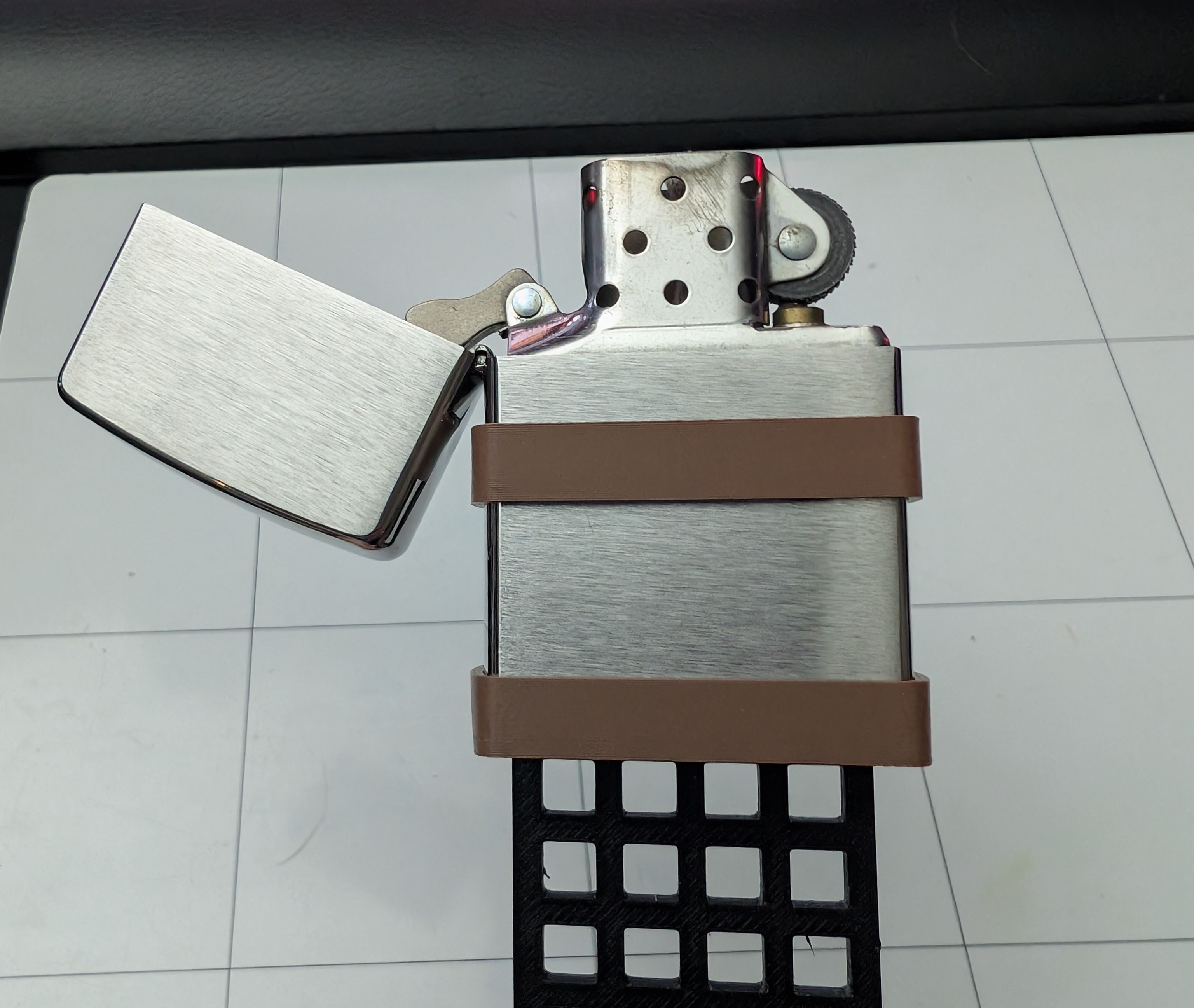 Zippo holder for Mod-grid