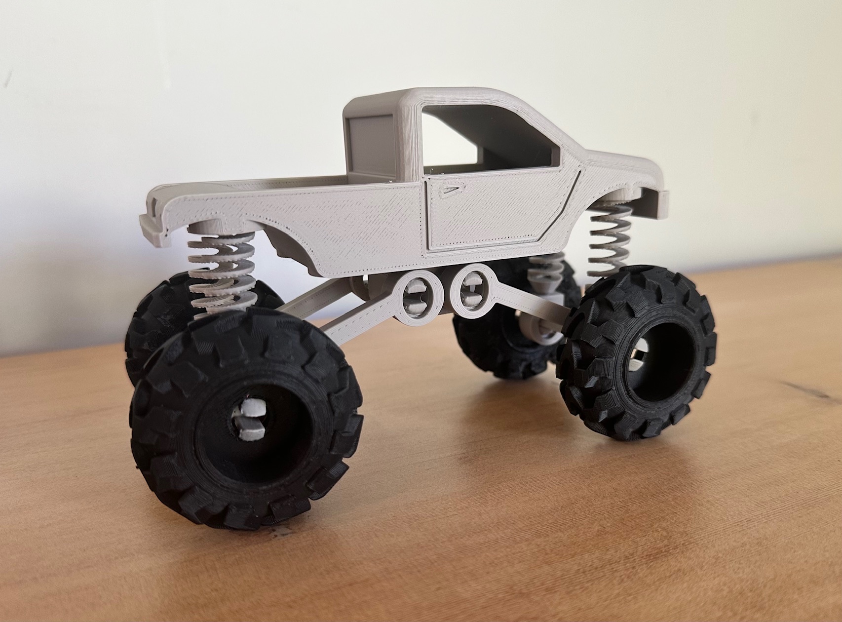 Monster Truck V2! No Glue Needed to Assemble! — miniatura 4