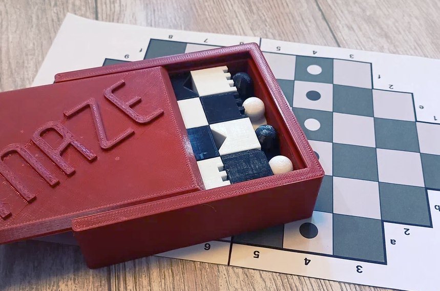 Maze (1982) game pieces