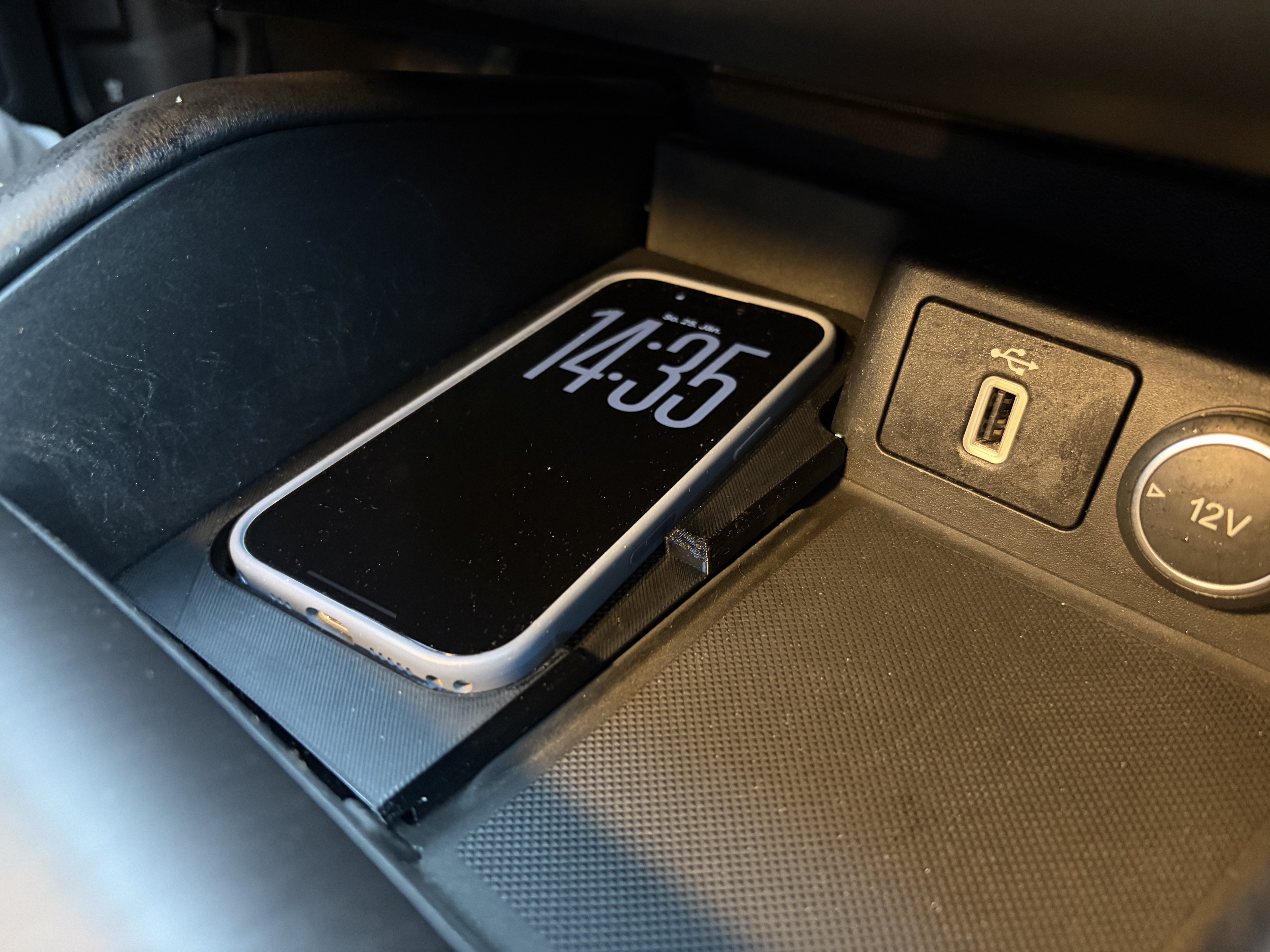 Wireless Charging Bracket - iPhone - Ford Focus — miniatura 4