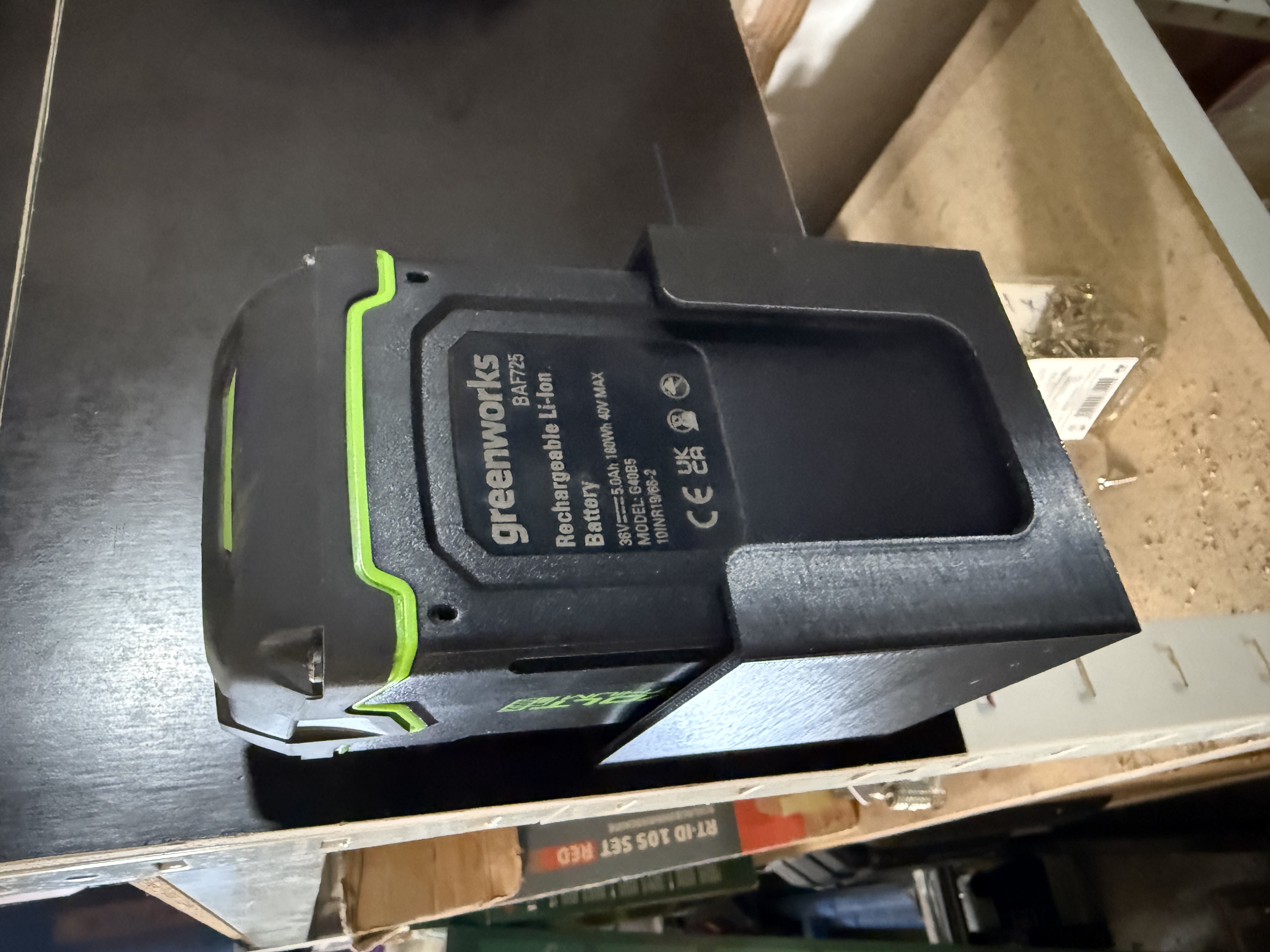 Wall battery holder for Mountfield Greenworks battery