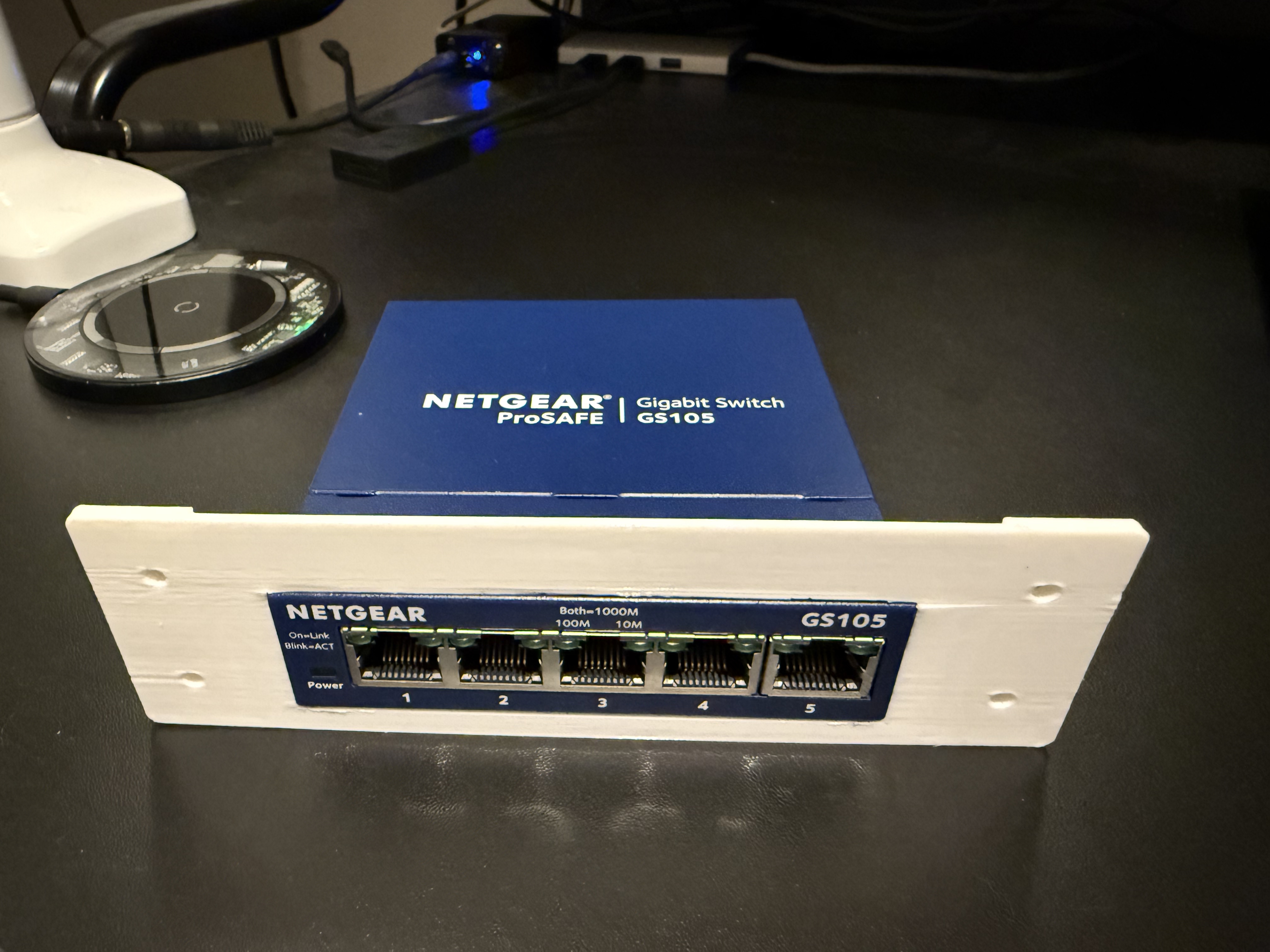 Netgear GS105 switch rack mount for the microlab