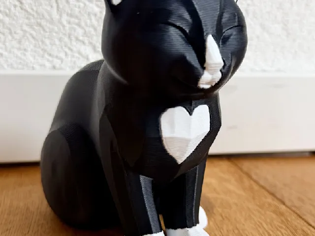 Minimalist low-poly Cat Sculpture MMU Edition