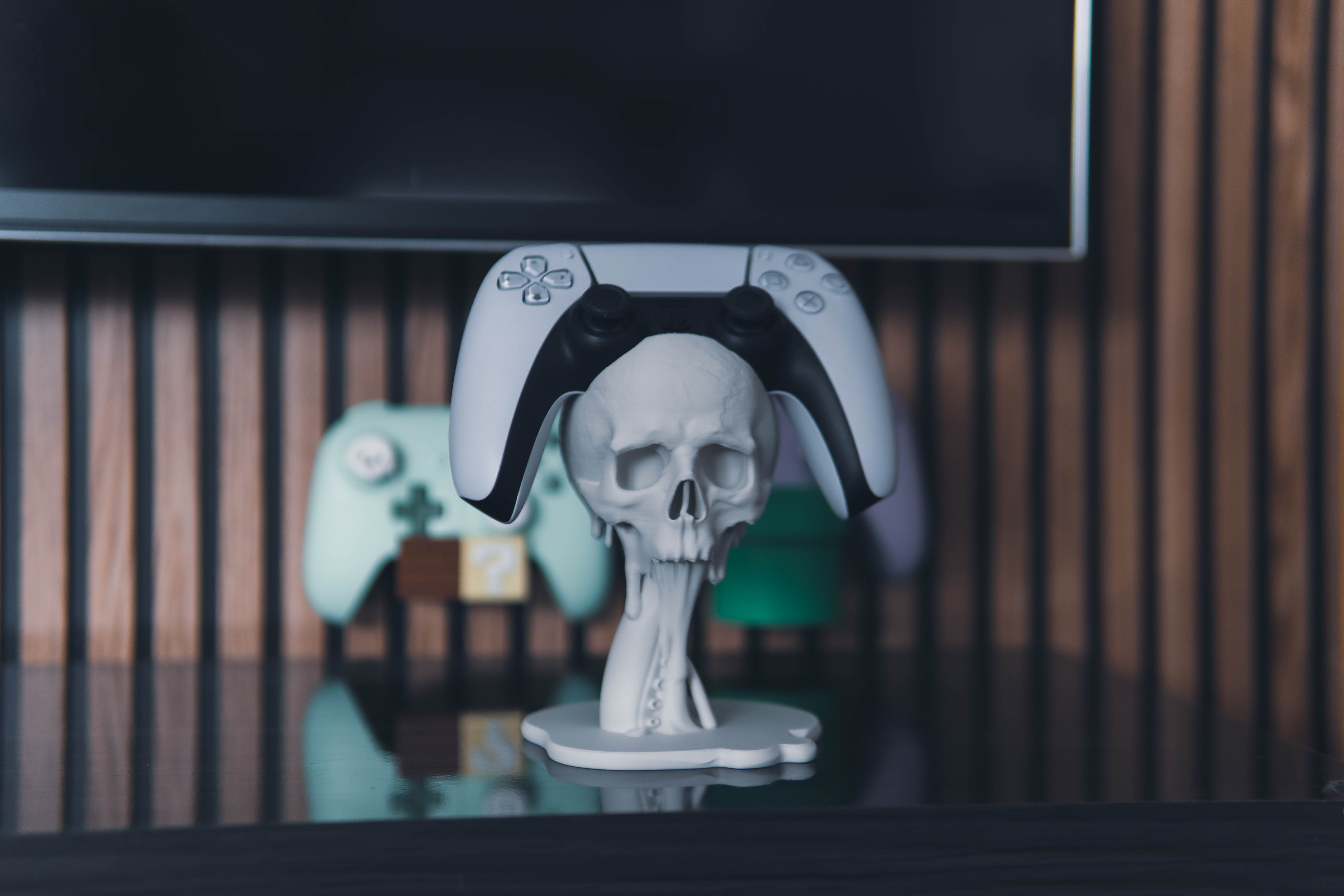 Skull & Tentacle Floating PS5 Controller Holder — miniatura 3