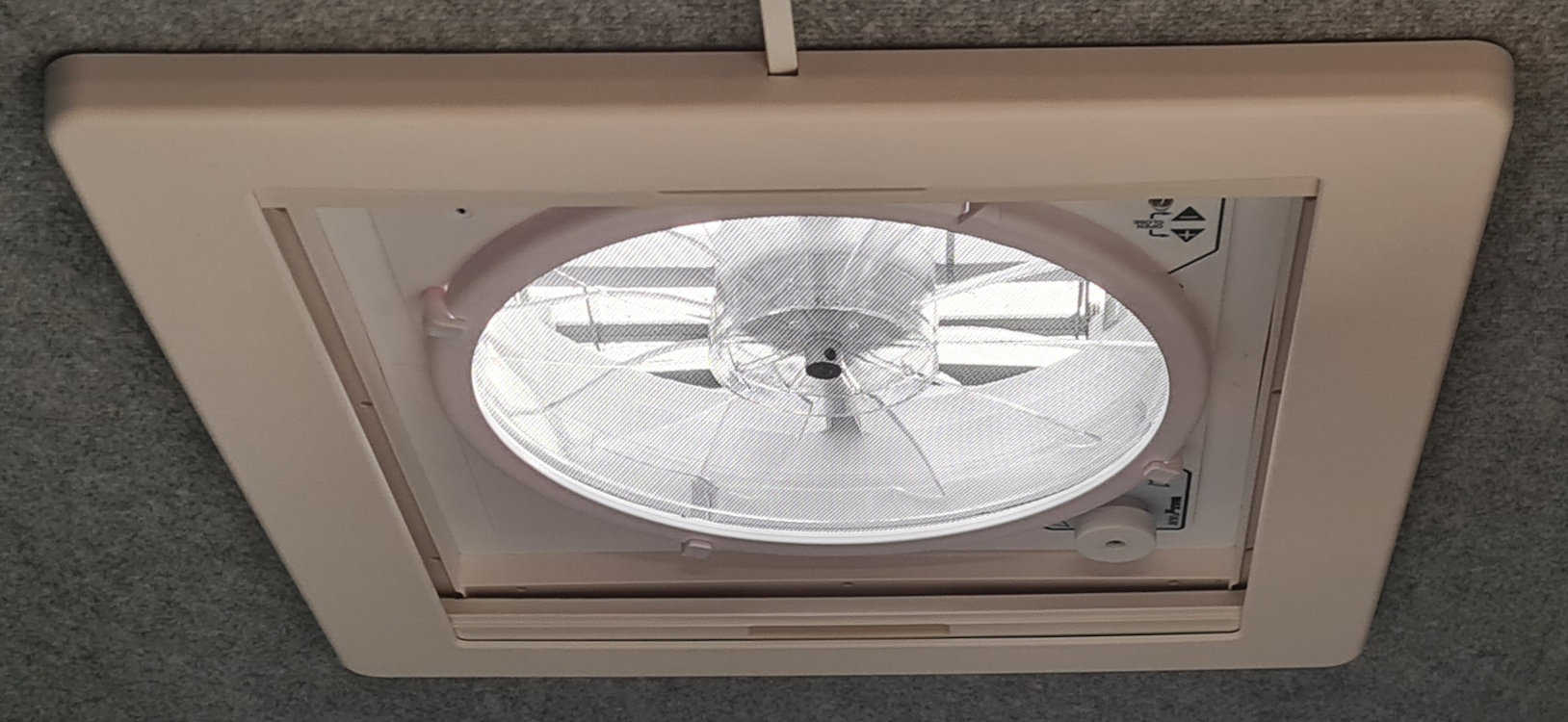 MaxxFan Deluxe Rahmen für Dometic Mini Heki Plissee-Rahmen