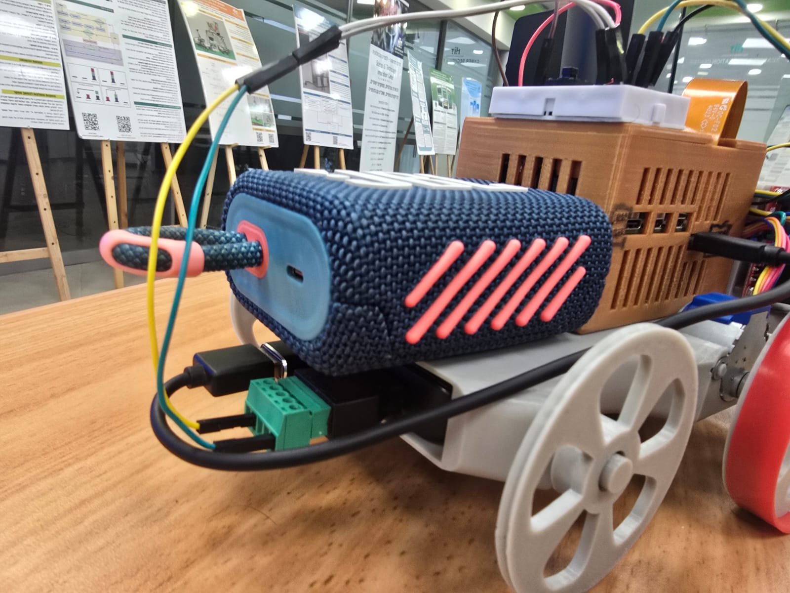 Robotics Platform for Raspberry Pi 5 with 28 BYJ-48  Motors & L298N DC Motor Controllers & Pi Camera Module 3 — miniatura 2