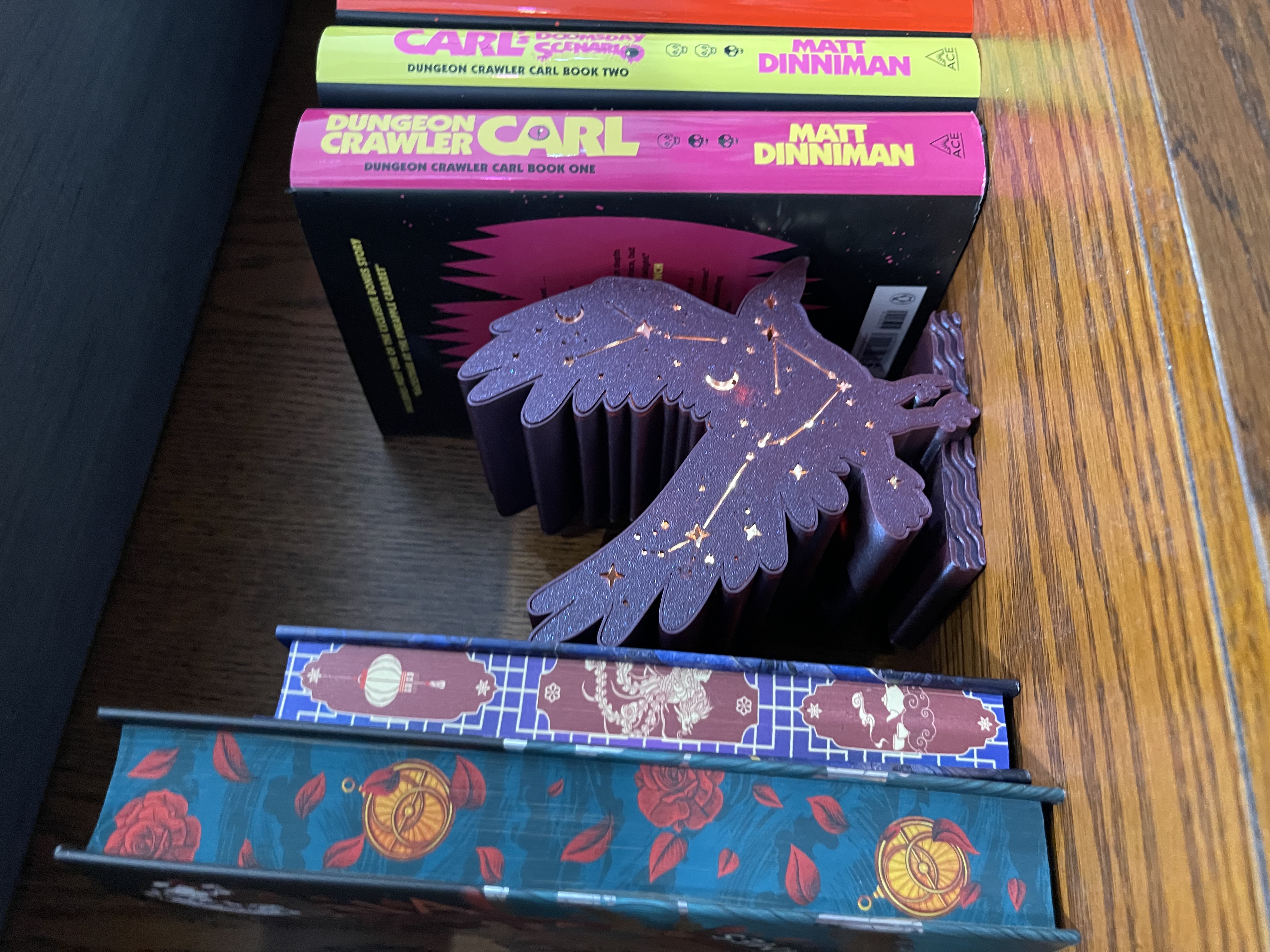 Cosmic Crow – Light-Up Constellation Shelf Display — miniatura 10