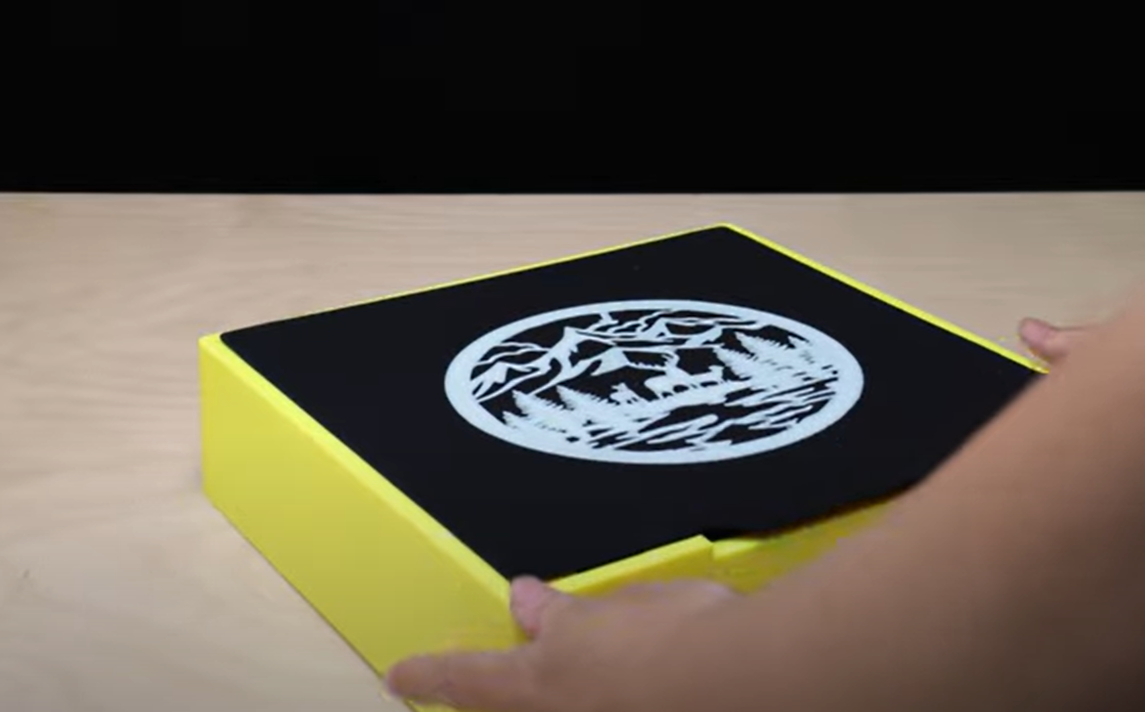 Qidi Q2 t-shirt printing stand