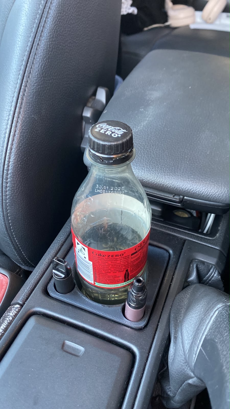 Volvo V70 Drink and Vape holder