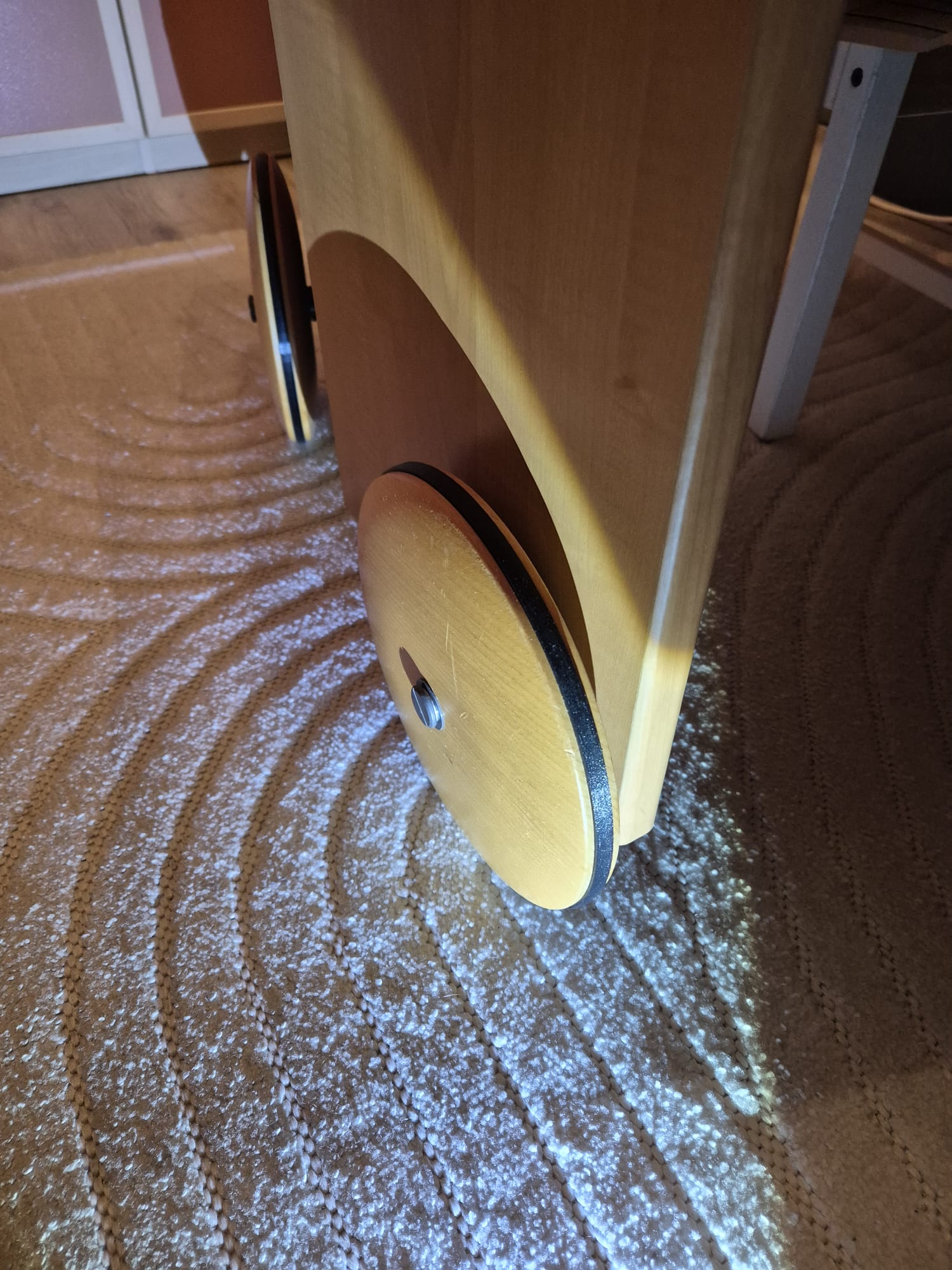 Rubber (TPU) Tread for Desks with Wooden Wheels