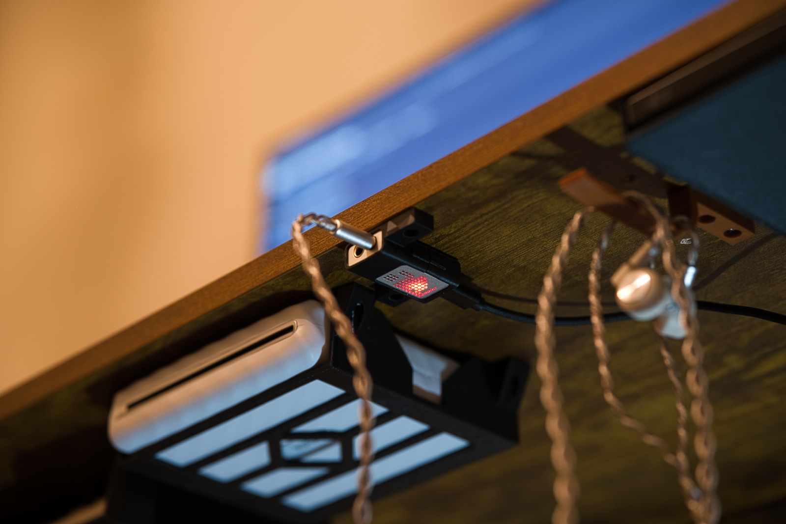 Moondrop Dawn Pro Under Desk Mount