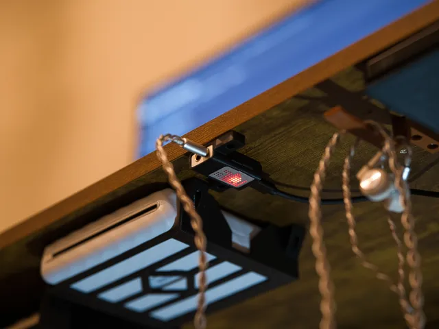 Moondrop Dawn Pro Under Desk Mount