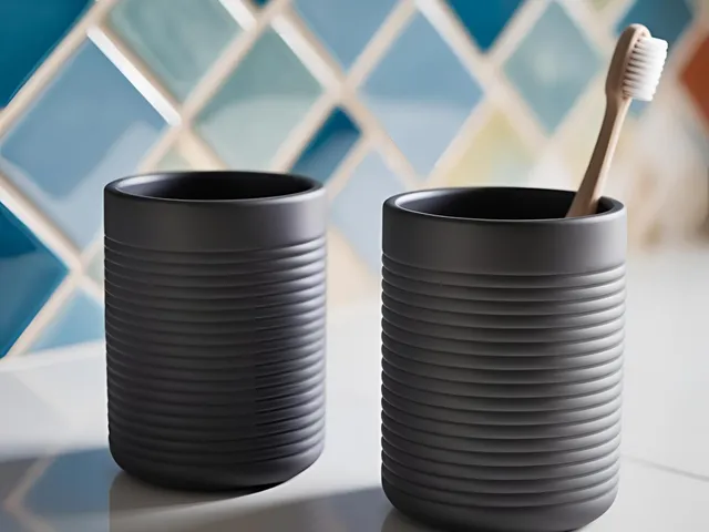 Modern Ribbed Toothbrush or Pencilholder
