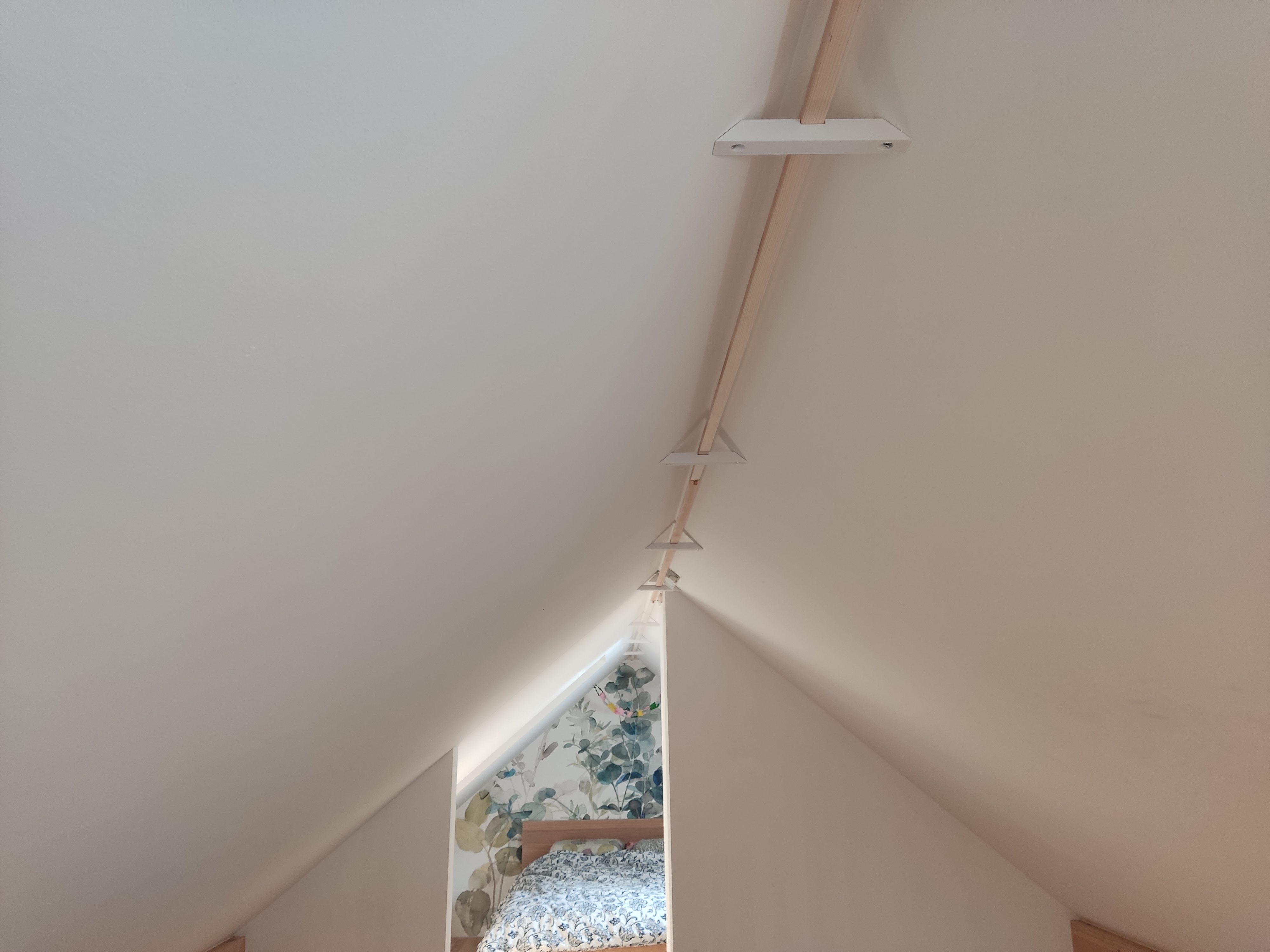 Led strip angled roof mount