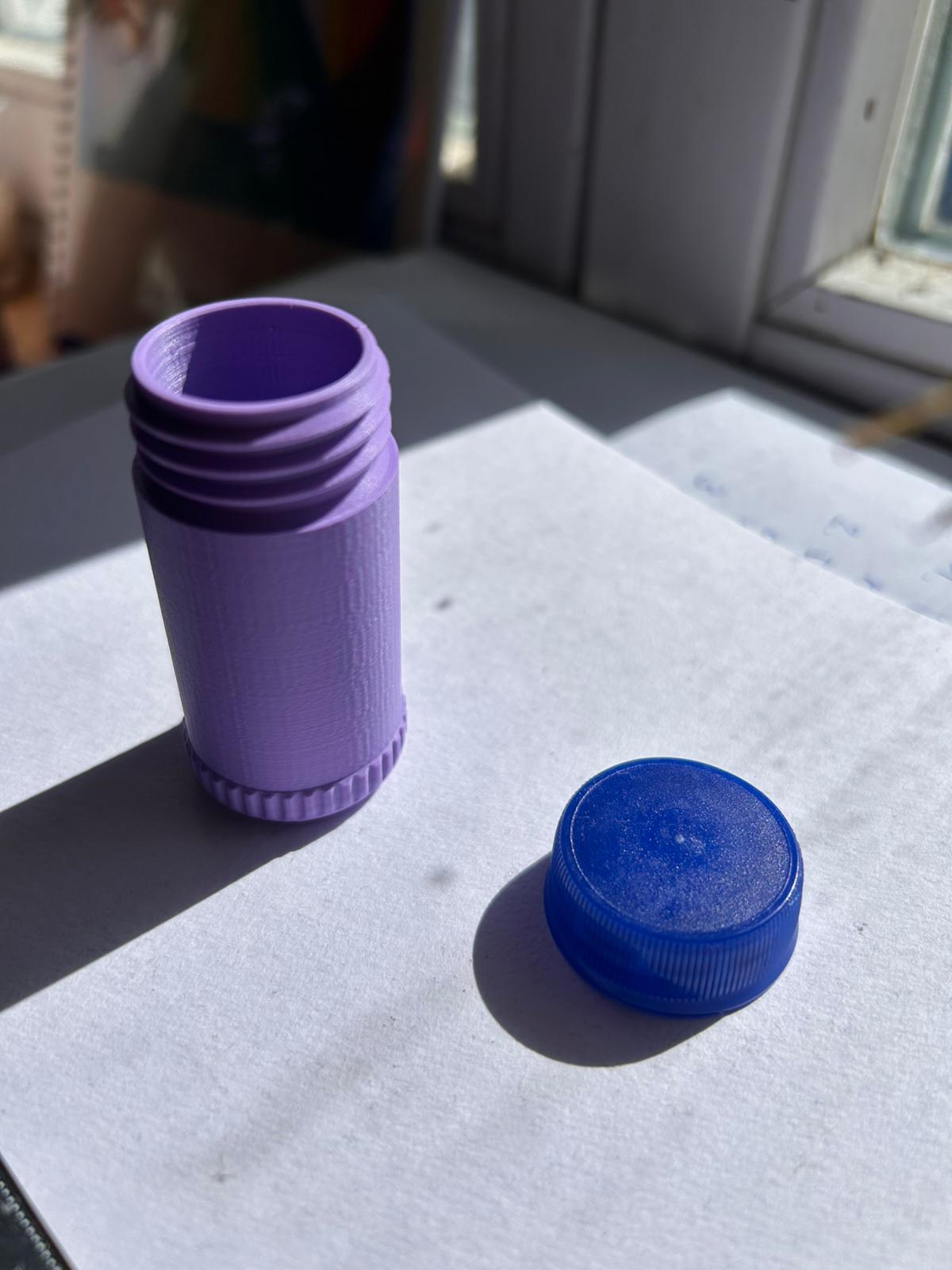 Miniatura 2 do modelo 3D PET-Bottle Cap Container