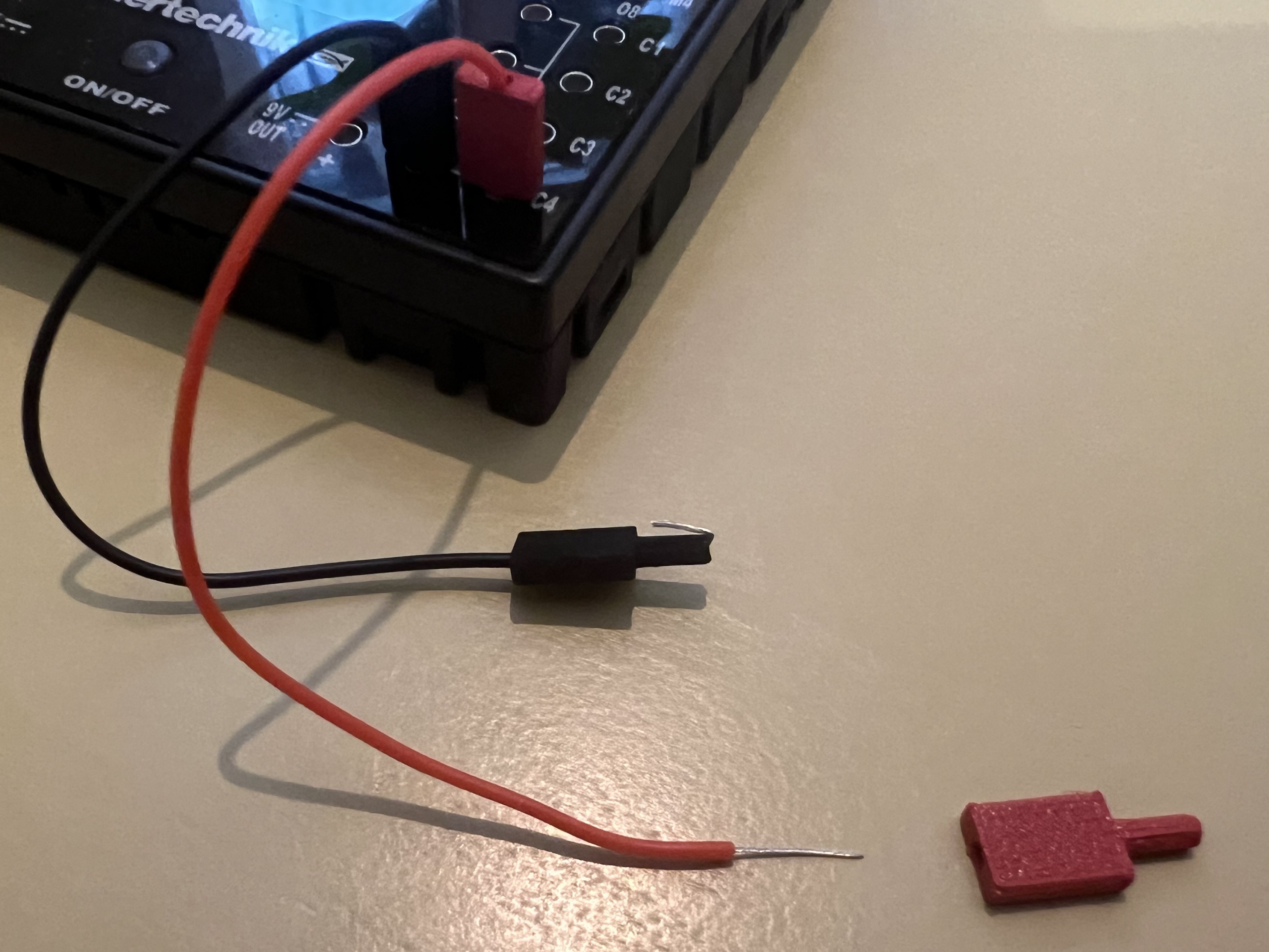 User-Friendly 2.6mm "Zwergstecker" Male Connector