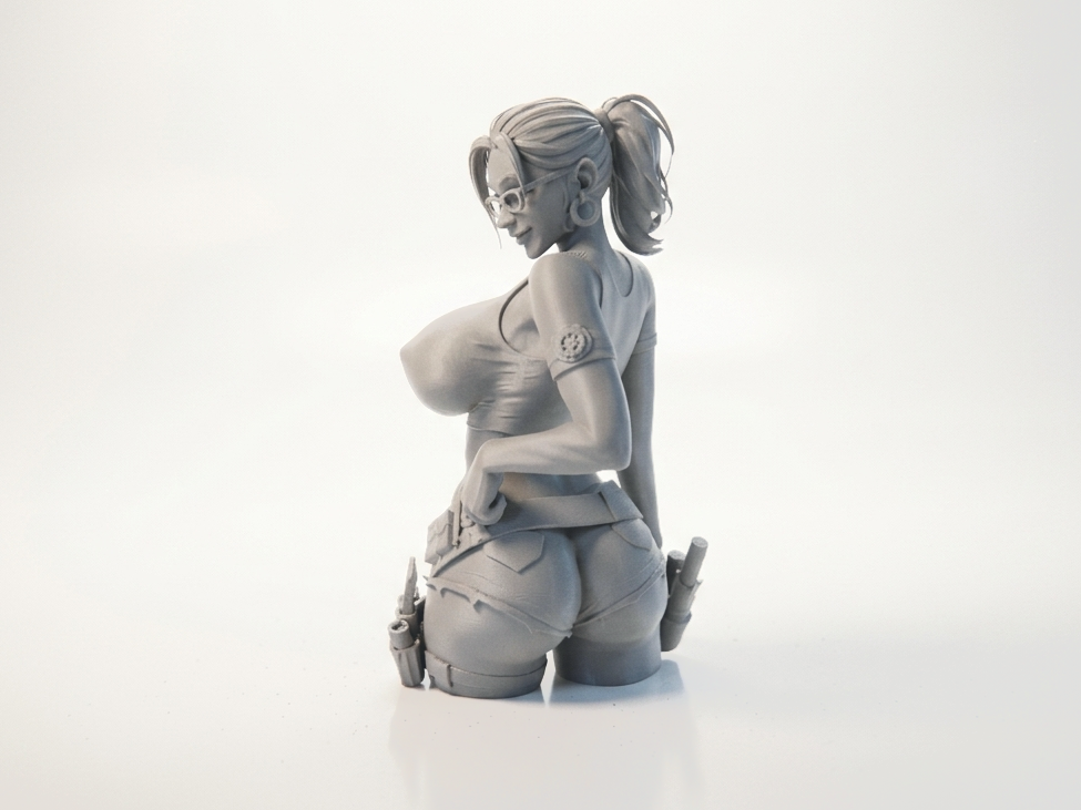 Busty Babe Female Figure Statue 3D Printable