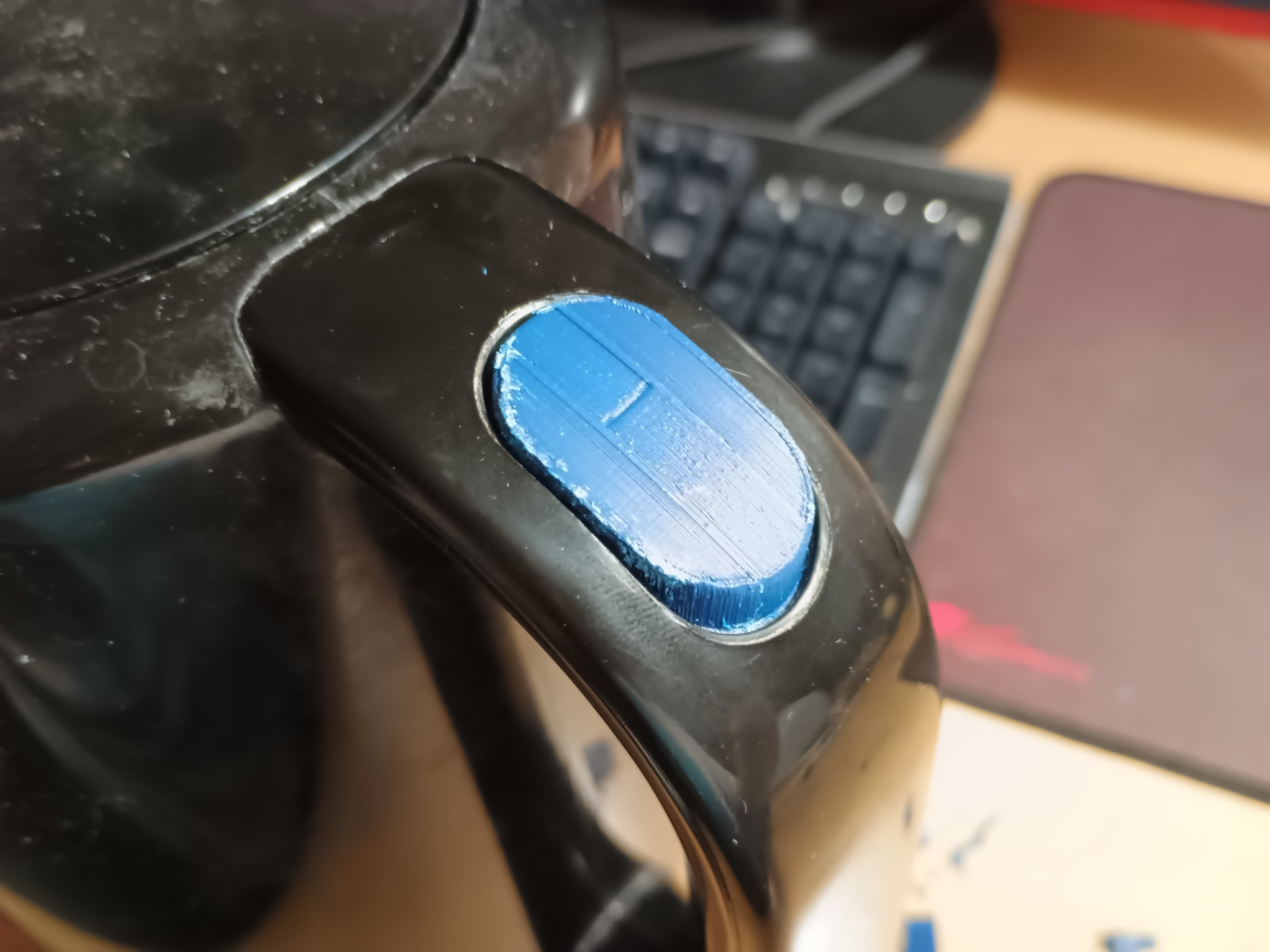 Bosch TWK7403 kettle - lid opening button